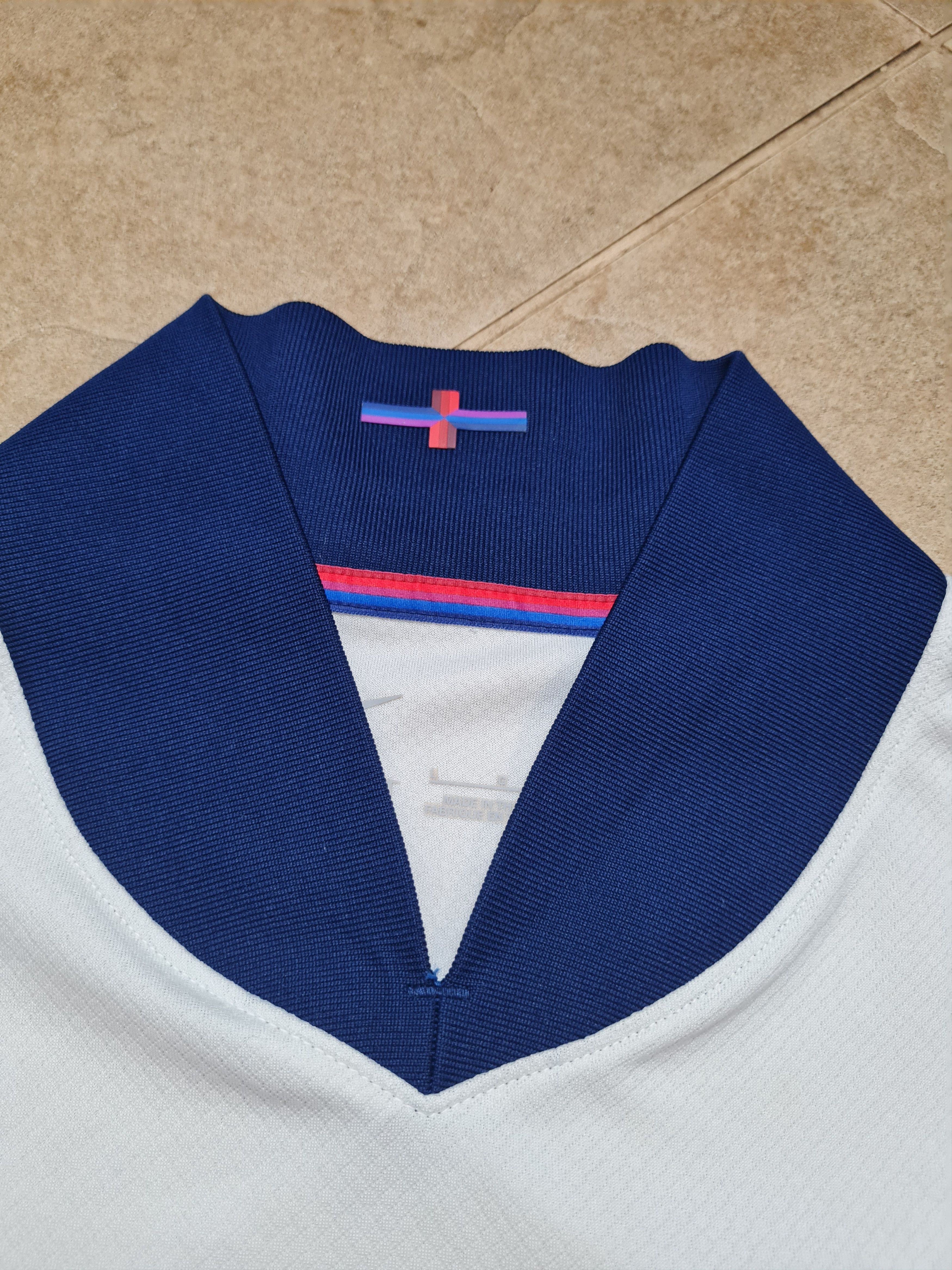 Nike Jersey Nike England Dri Fit Football Shirt Size L FJ4285-100 Size US L / EU 52-54 / 3 - 11 Thumbnail