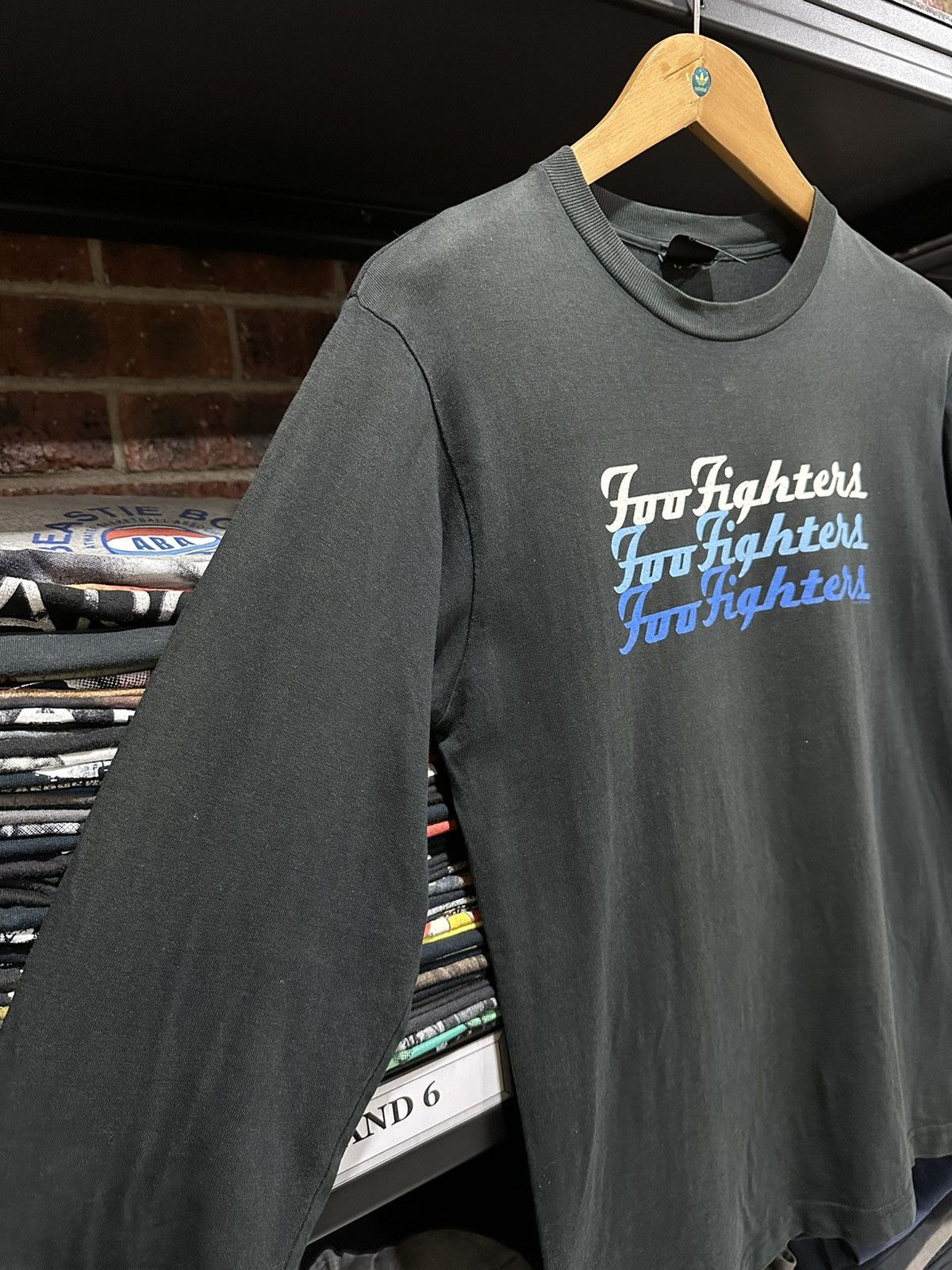 Band Tees × Vintage Vintage Foo Fighters Promo Sun Faded Tee Size US M / EU 48-50 / 2 - 5 Thumbnail