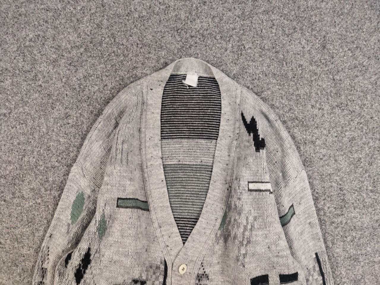 Japanese Brand Vintage 90's Japanese Style Knit Art Gray Pattern Cardigan Size US L / EU 52-54 / 3 - 8 Thumbnail