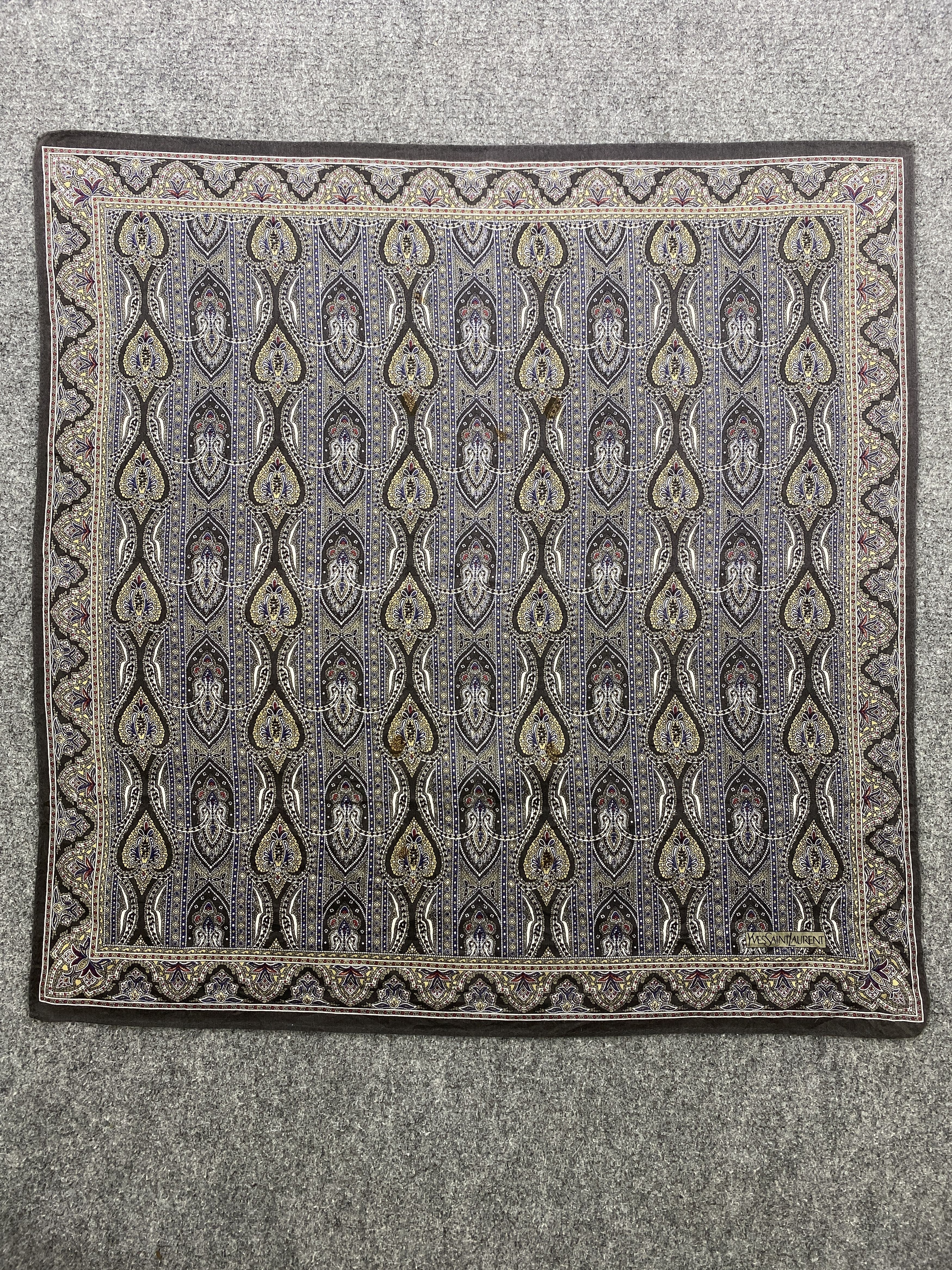 Vintage Yves Saint Laurent Handkerchief /Neckerchief HKC0715 Size ONE SIZE - 4 Thumbnail