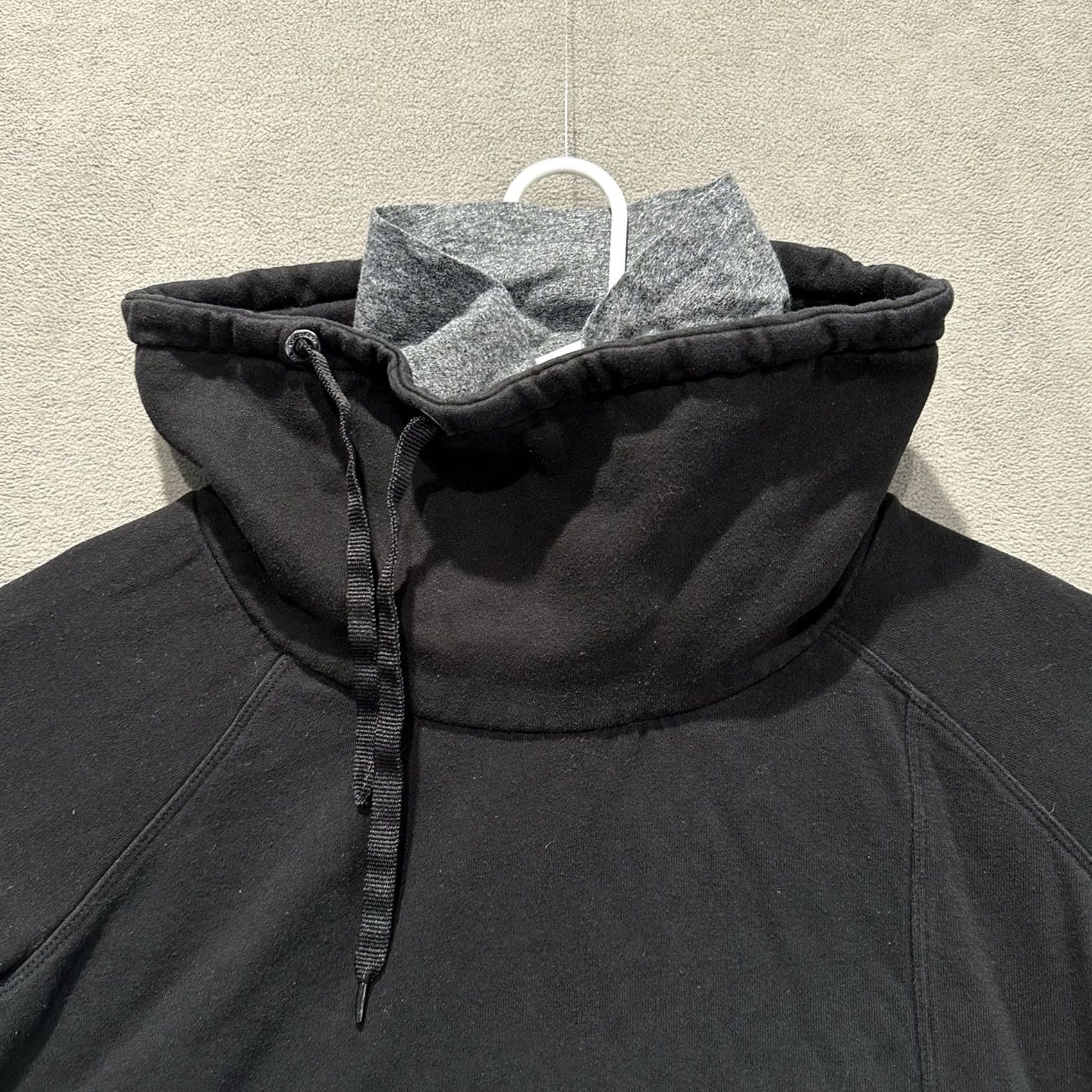Calvin Klein Calvin Klein Performance Sweatshirt Womens M Black Cowl Neck Quick Dry EUC Size M / US 6-8 / IT 42-44 - 4 Thumbnail