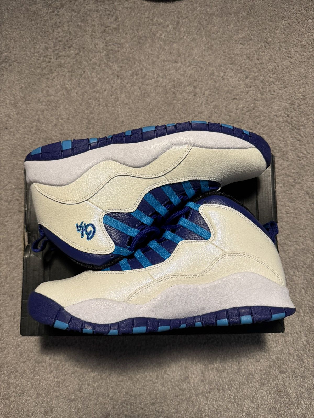 Jordan Brand Jordan 10 Retro “Charlotte” Size US 9 / EU 42 - 1 Thumbnail