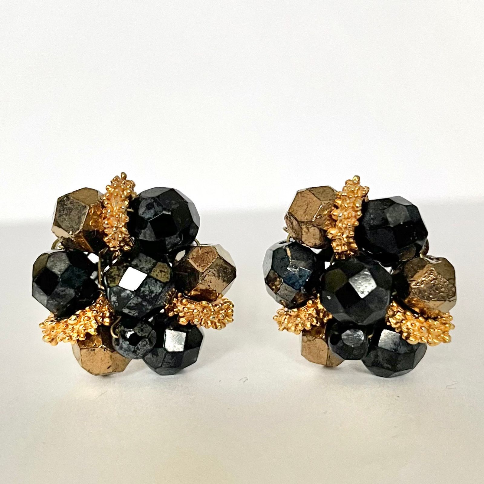 Vintage Vintage Laguna Black Gold Glass Beaded Clip-On Earrings Size ONE SIZE - 7 Thumbnail