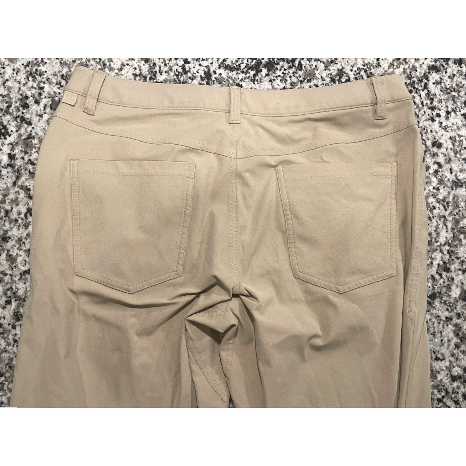 Lululemon Lululemon ABC Pants Classic Mens Size 34 Beige Khaki Warpstreme Stretch Pants Straight Front 31 Inseam Size US 34 / EU 50 - 4 Thumbnail