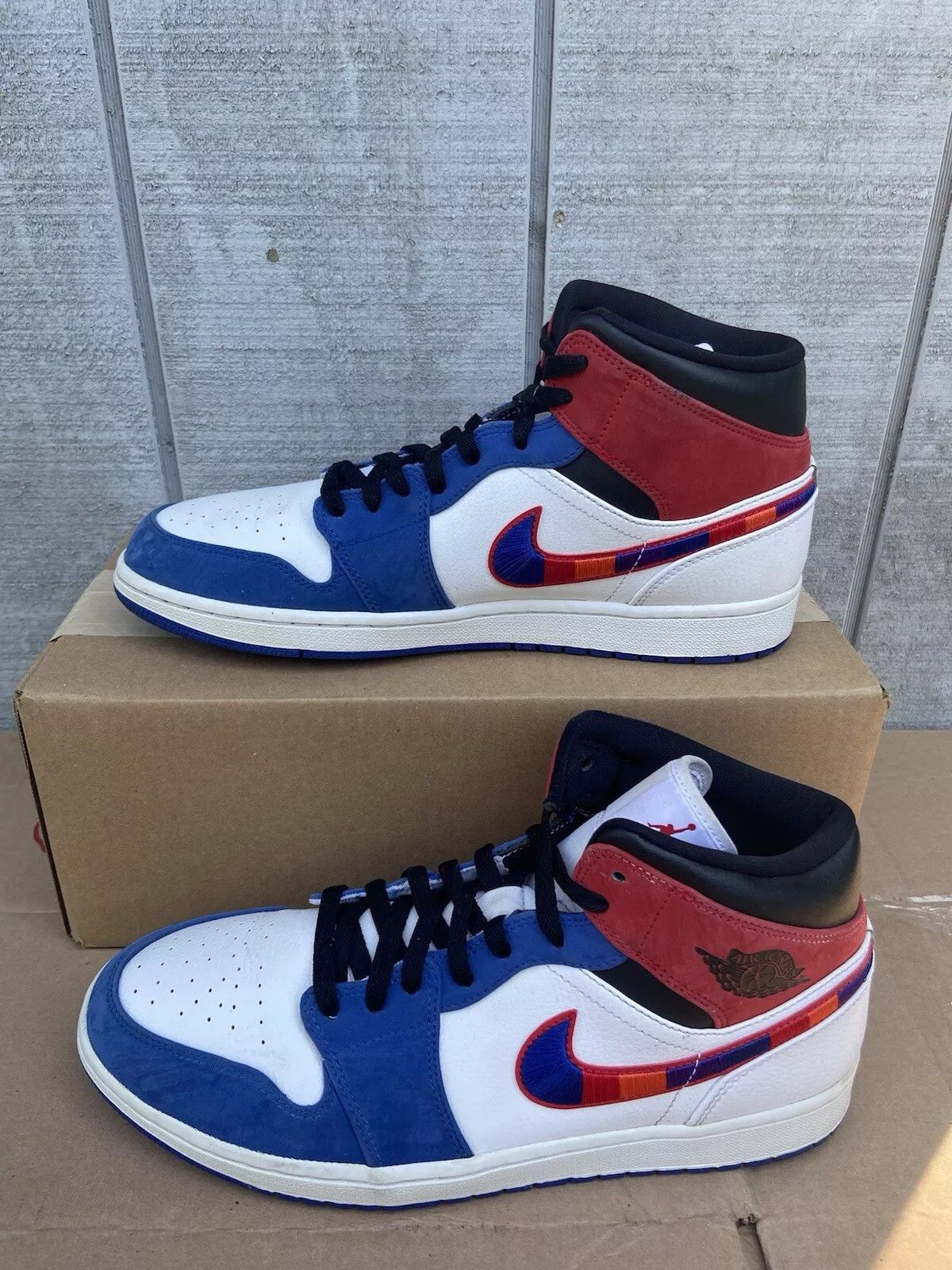 Nike Nike Air Jordan 1 Mid SE Multi-Color Swoosh Size 11.5 CLEAN Size US 11.5 / EU 44-45 - 2 Thumbnail