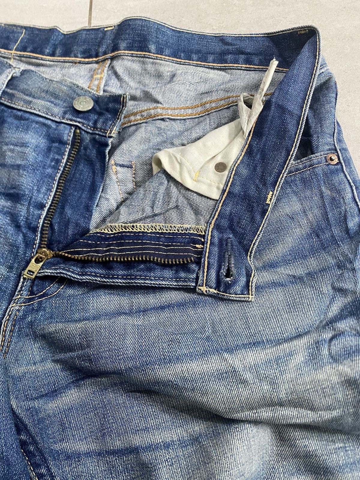 Levi's Levi’s 502 Taper Size US 33 - 15 Thumbnail