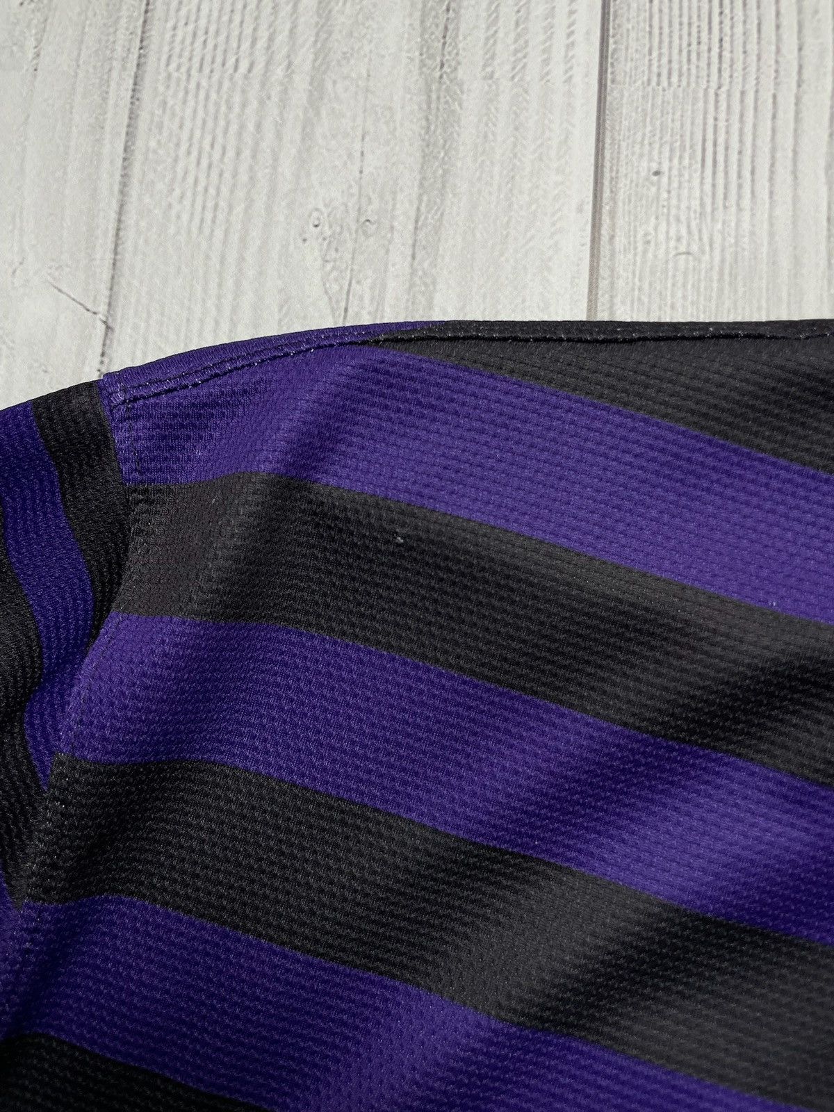 Vintage Vintage Nike Arsenal purple striped rare size L away Size US L / EU 52-54 / 3 - 9 Thumbnail