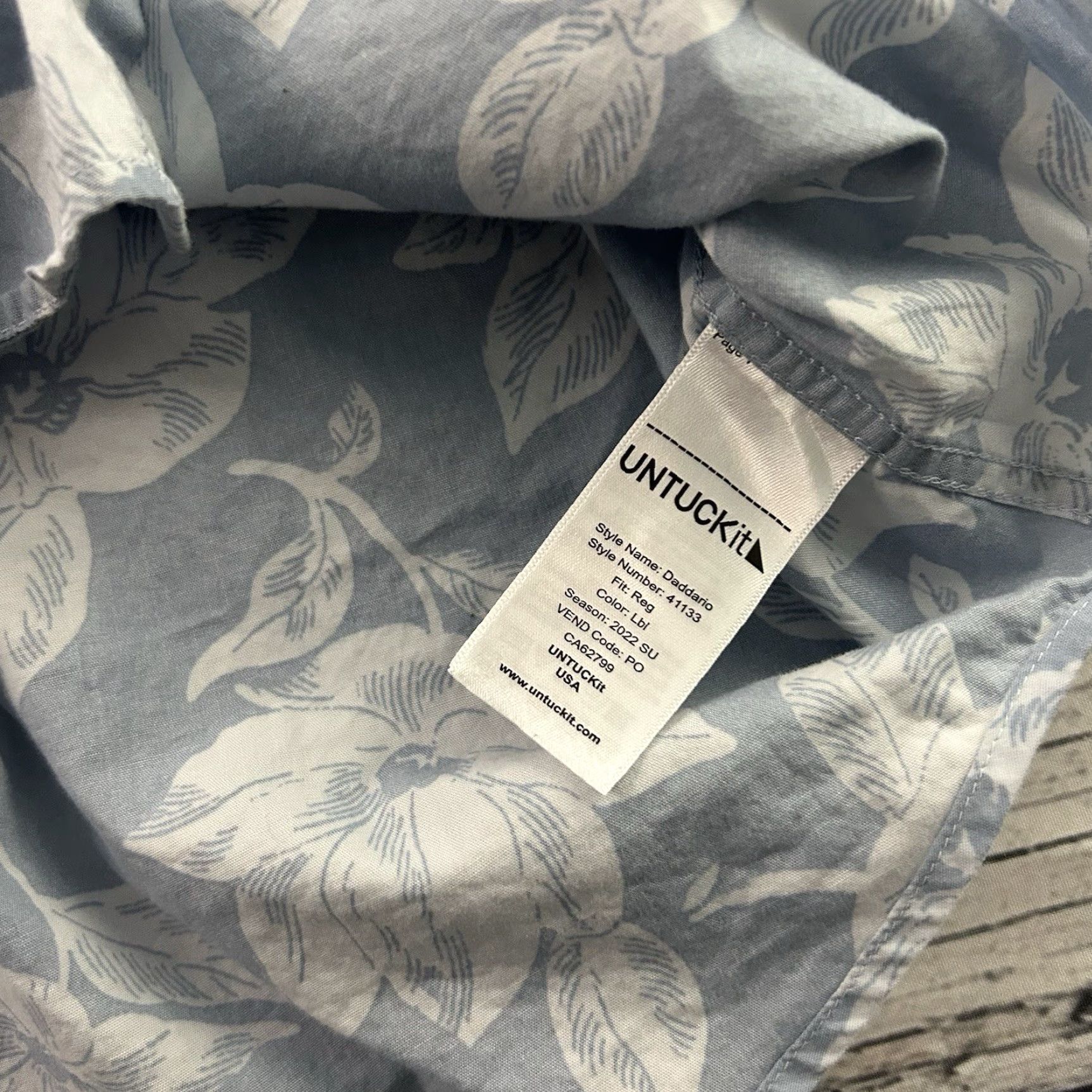 UNTUCKit UNTUCKit Button-Up Shirt Hawaiian Short Sleeve Daddario Mens M Blue Cotton Button-Up, Casual, Vintage: No Size US M / EU 48-50 / 2 - 5 Thumbnail