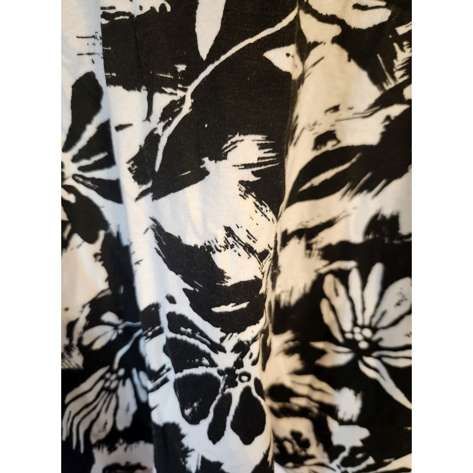 Vintage Only Necessities Floral Black White Empire Waist Top V-Neck 3/4 Sleeve Blouse 1X Womens Size XL / US 12-14 / IT 48-50 - 3 Thumbnail