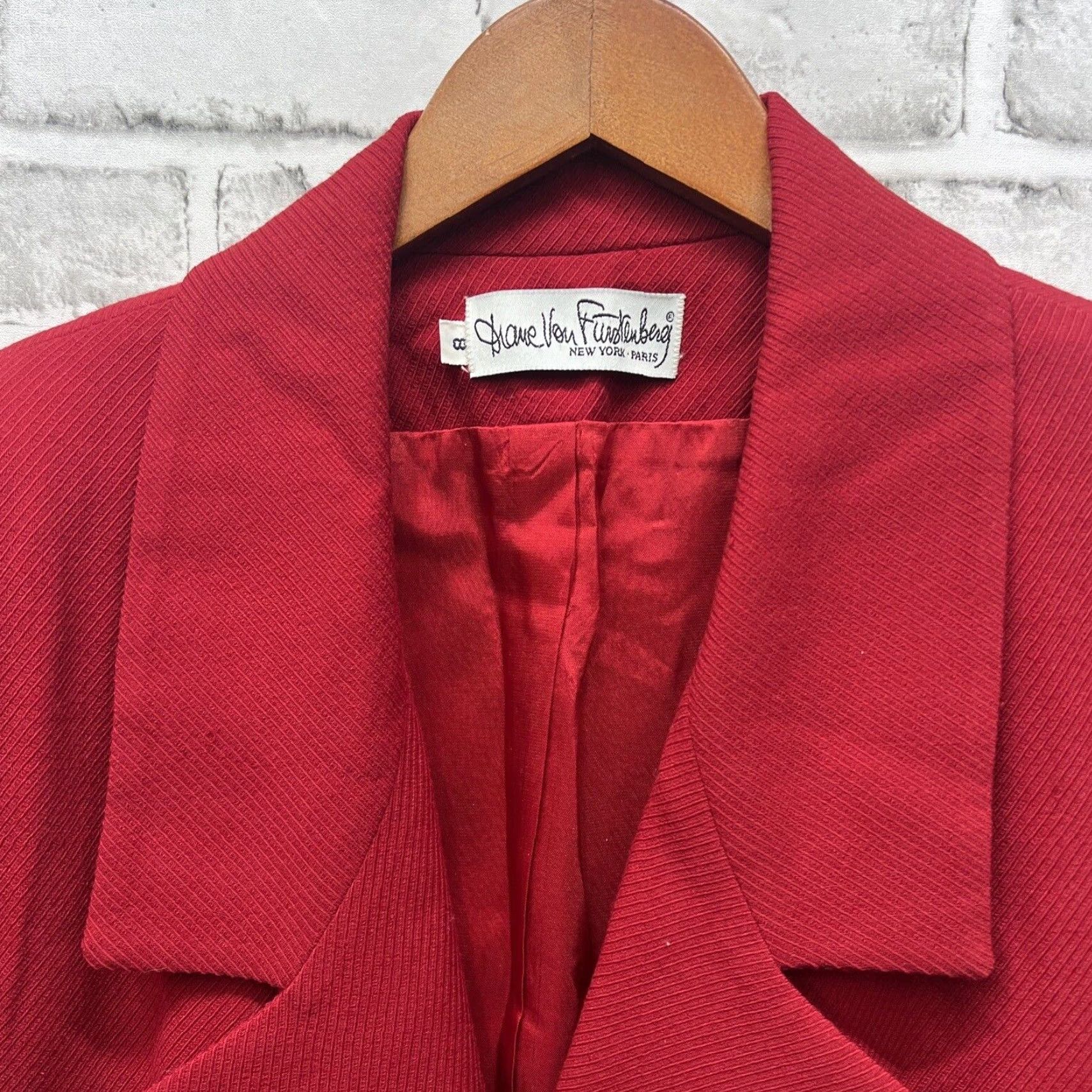 Diane von Furstenberg VINTAGE Diane von Furstenberg Blazer Womens 8 Red Linen Double Breasted Size M / US 6-8 / IT 42-44 - 2 Thumbnail