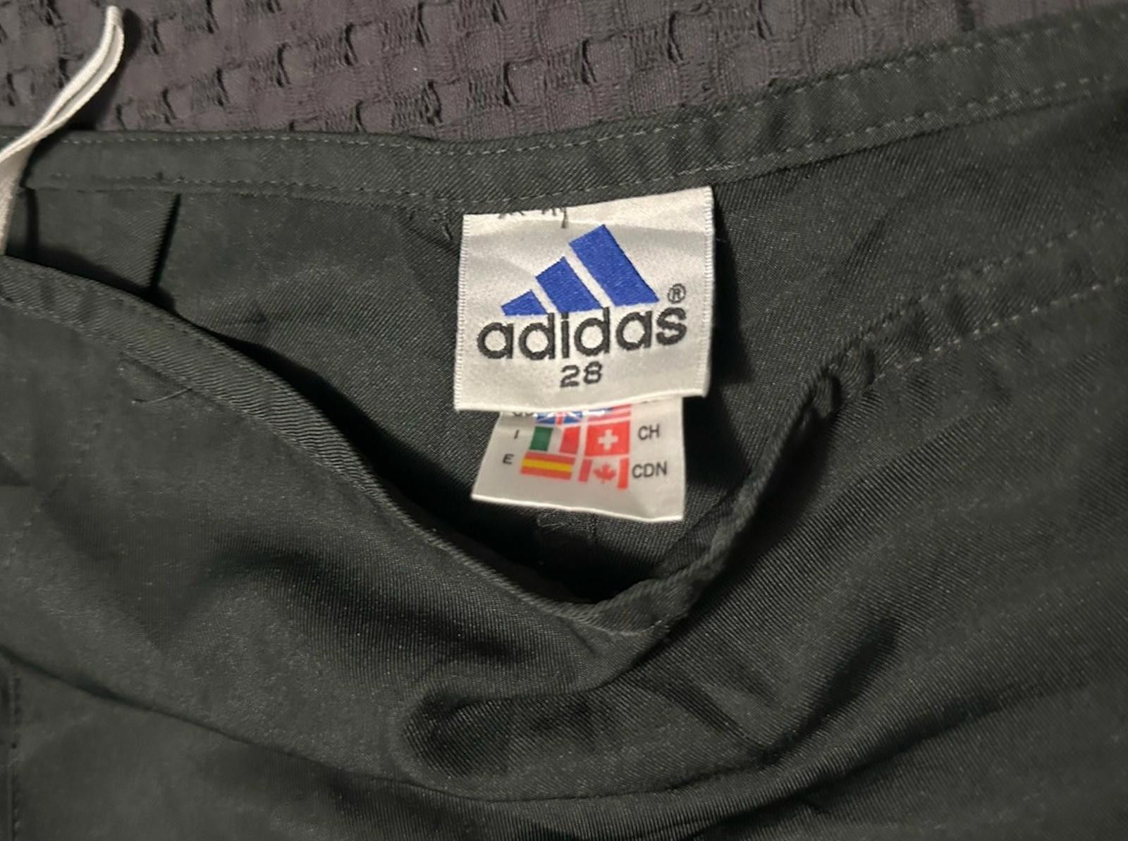 Adidas Vintage Adidas Golf Skirt Shorts Tennis Skort Size 28 Small Size 30" / US 8 / IT 44 - 3 Thumbnail
