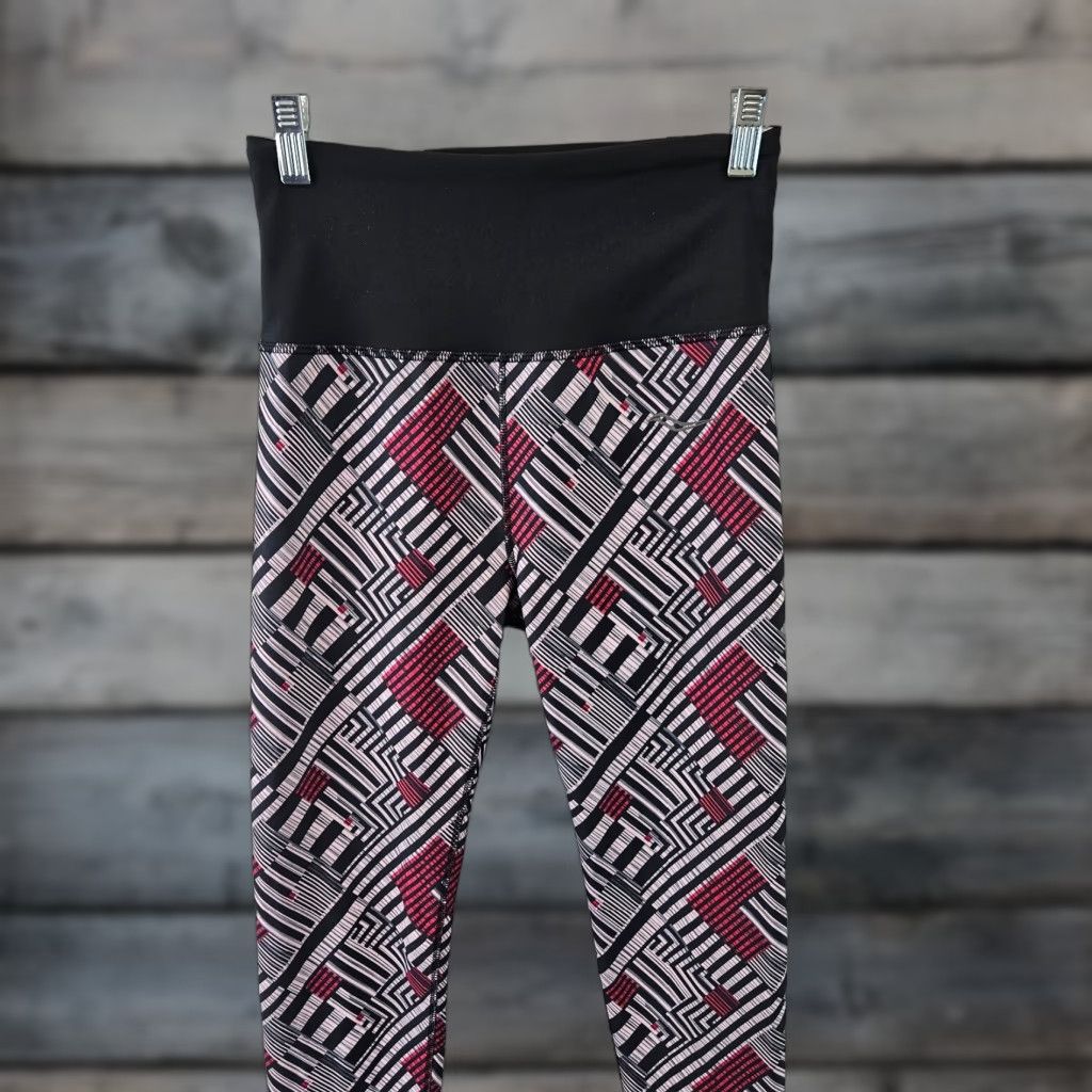 Saucony Saucony Womens Leggings XS Black Pink Size XS Leggings Activewear Womens Shoes? Size 26" / US 2 / IT 38 - 1 Thumbnail