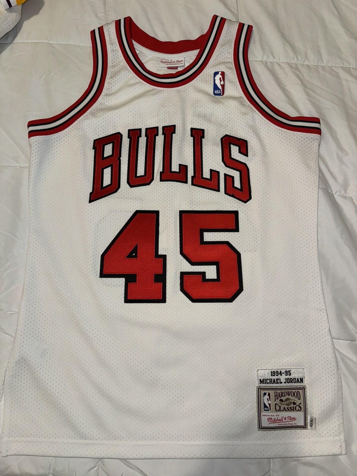 Jordan Brand NBA MITCHELL NESS 100% AUTH JORDAN BULLS #45 HOME