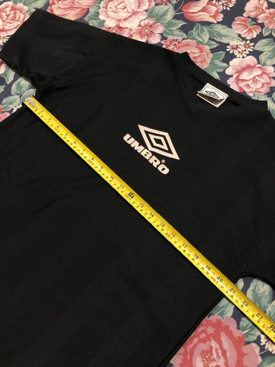 Umbro Vintage Umbo logo center T-shirt crazy Y2K size M streetwear Size US M / EU 48-50 / 2 - 10 Thumbnail