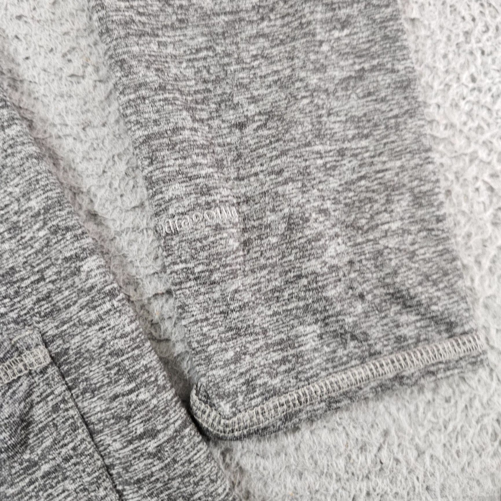 Patagonia Patagonia Jacket Womens L Gray Fleece Full Zip Hooded Pockets 54905 Size L / US 10 / IT 46 - 3 Thumbnail