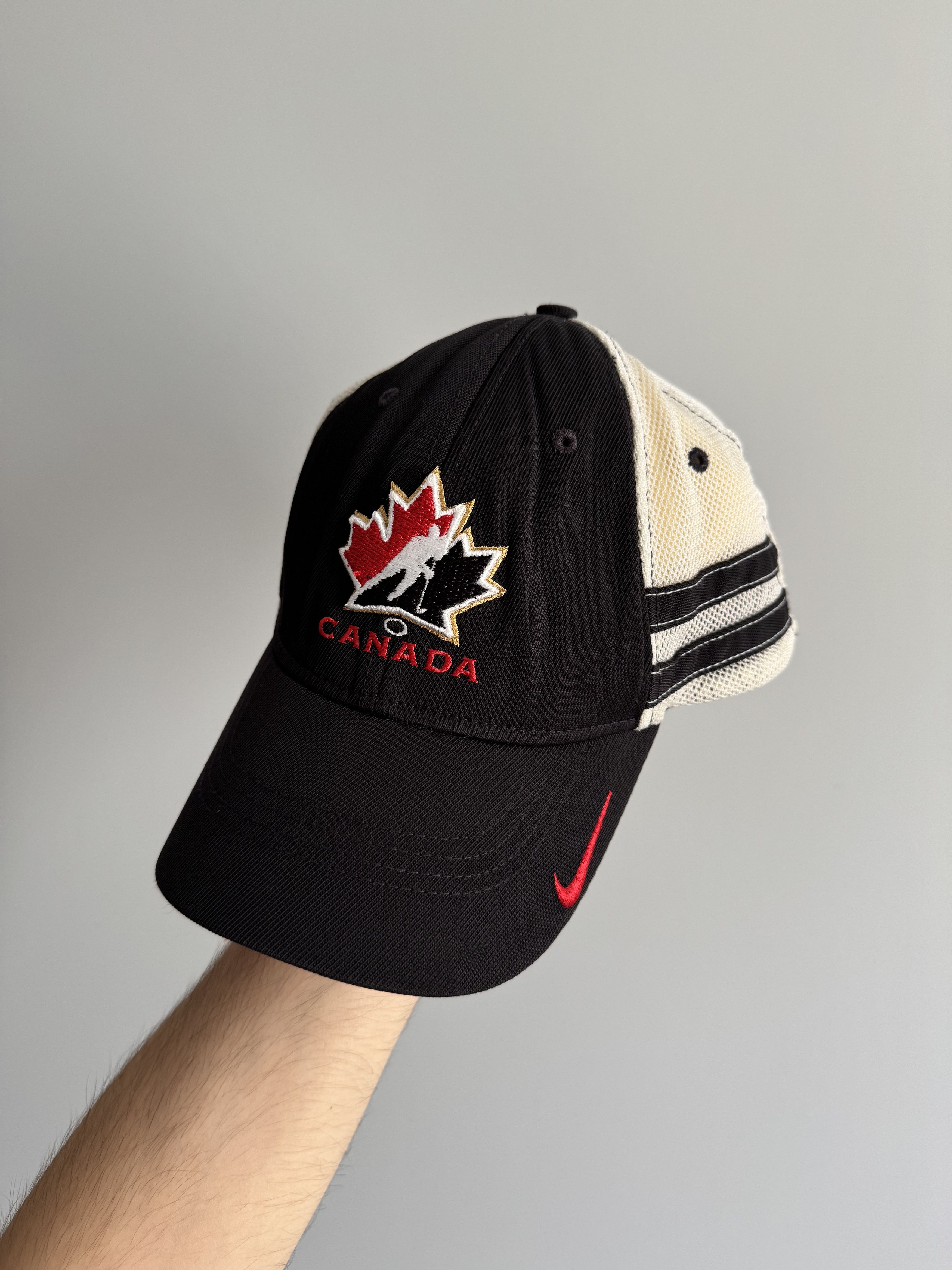 Nike Vintage Nike Canada Cap Hockey Rare Swoosh Streetwear Size ONE SIZE - 1 Thumbnail