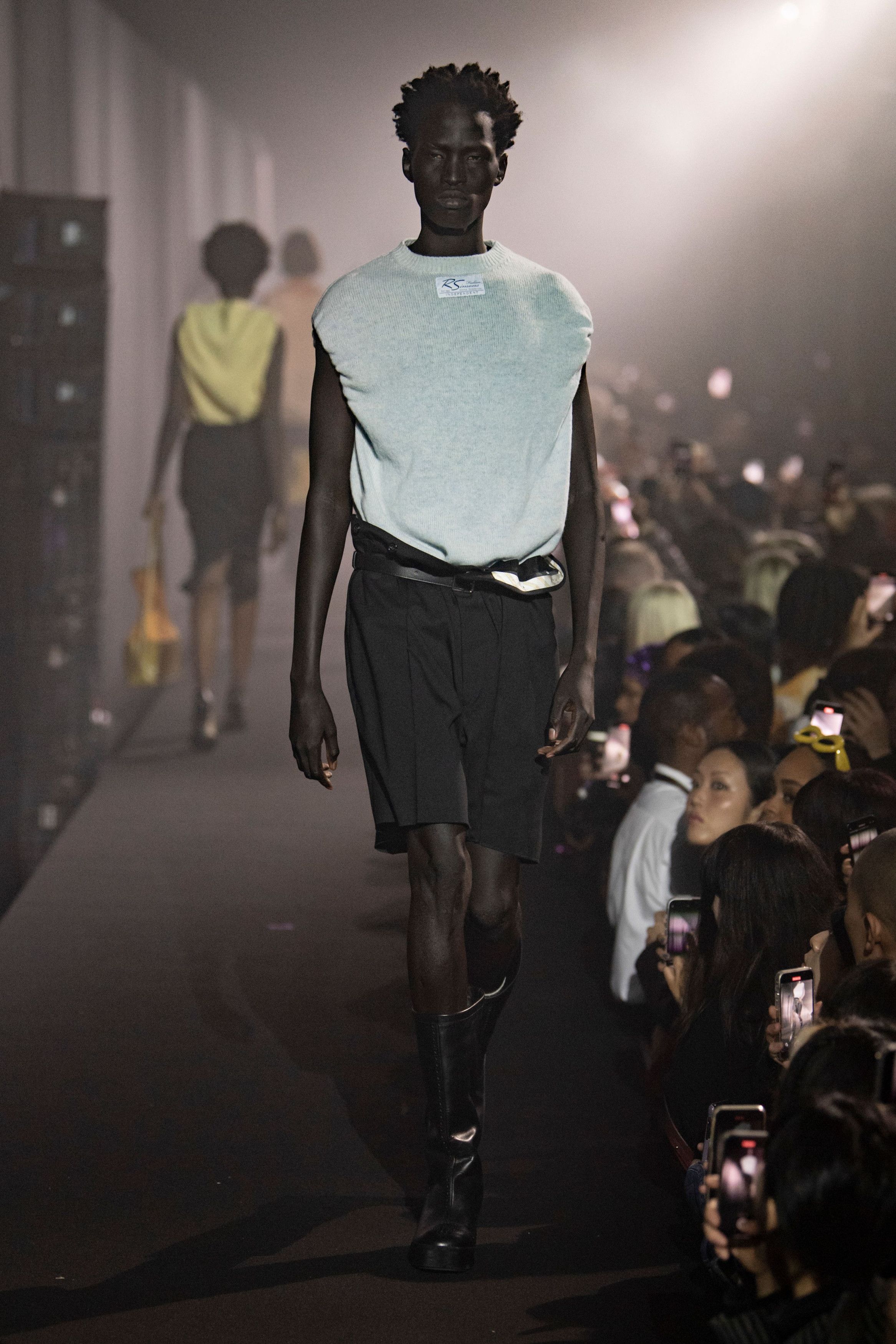 Raf Simons RAF SIMONS WOMEN'S SLEEVELESS FINE KNIT SWEATER Size M / US 6-8 / IT 42-44 - 3 Thumbnail