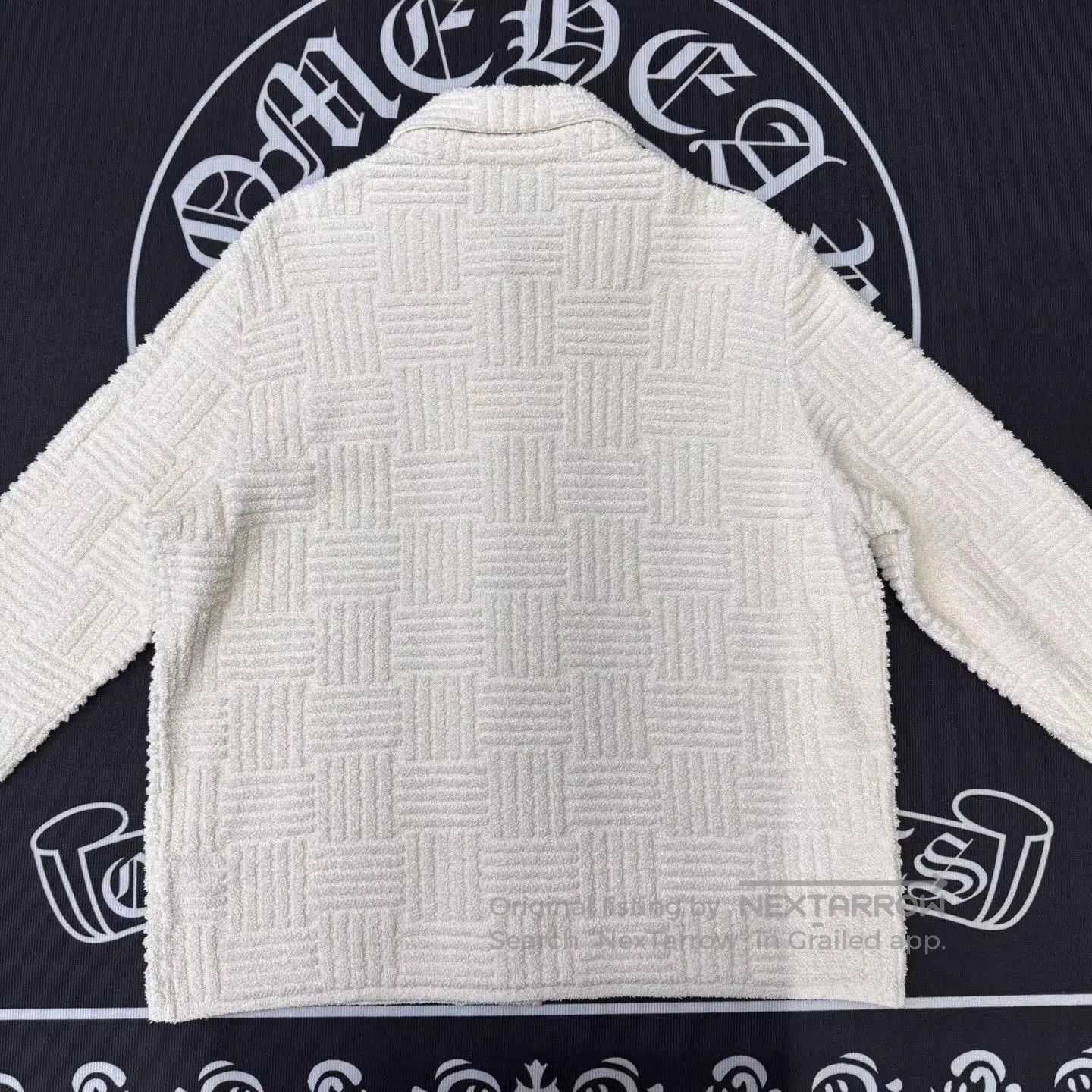 Bottega Veneta White Textured Button. Size US L / EU 52-54 / 3 - 3 Thumbnail