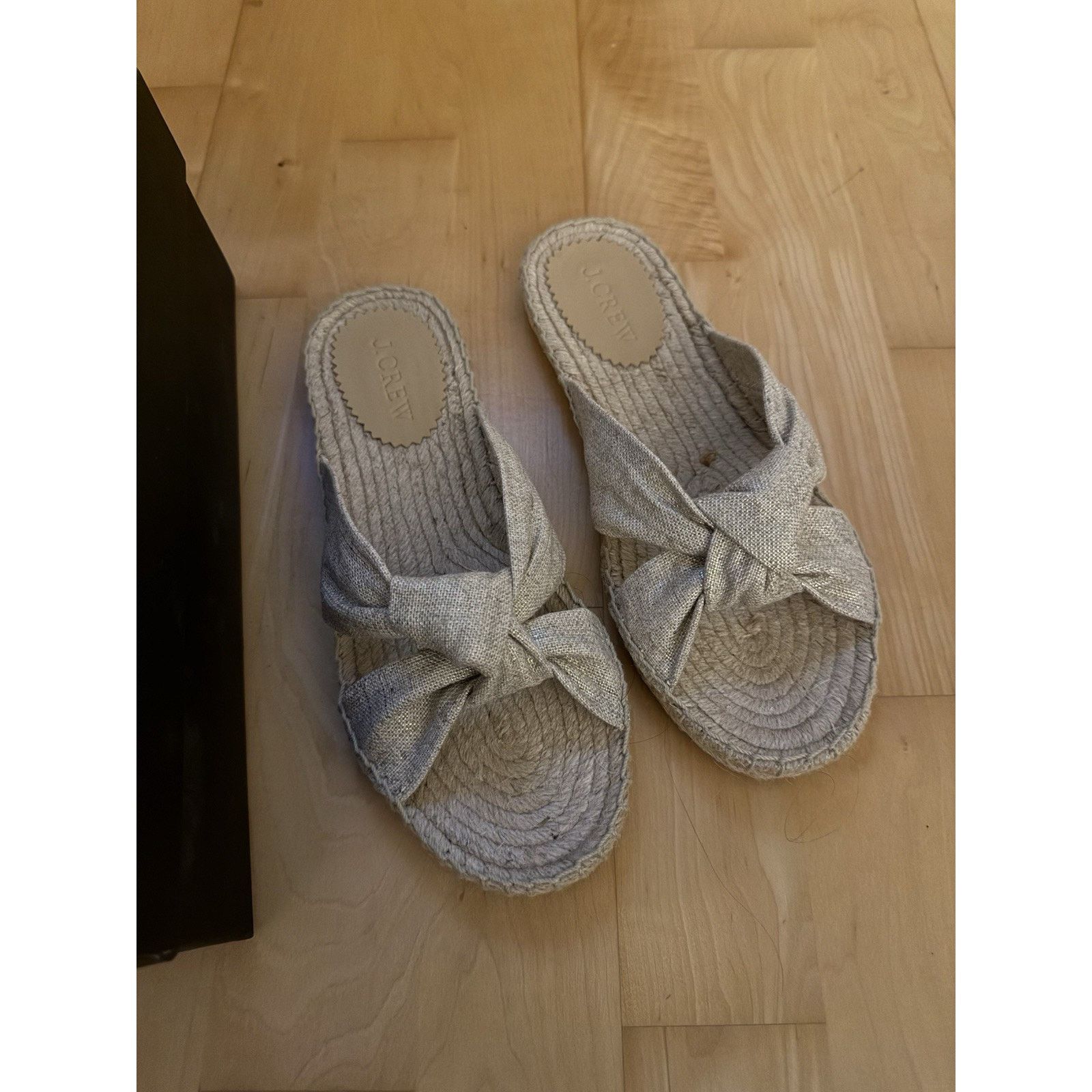 NWB Espadrille Sandals Crisscross Strap shoes sz