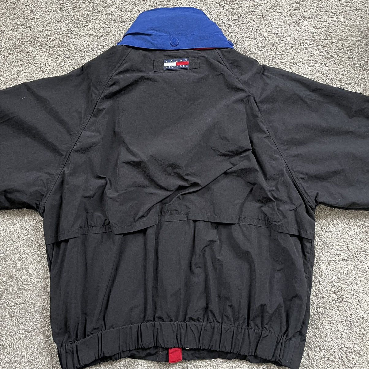 Tommy Hilfiger × Tommy Jeans 🔴Tommy Hilfiger Jacket Size XL Black Spellout Rare Vintage Size US XL / EU 56 / 4 - 5 Thumbnail