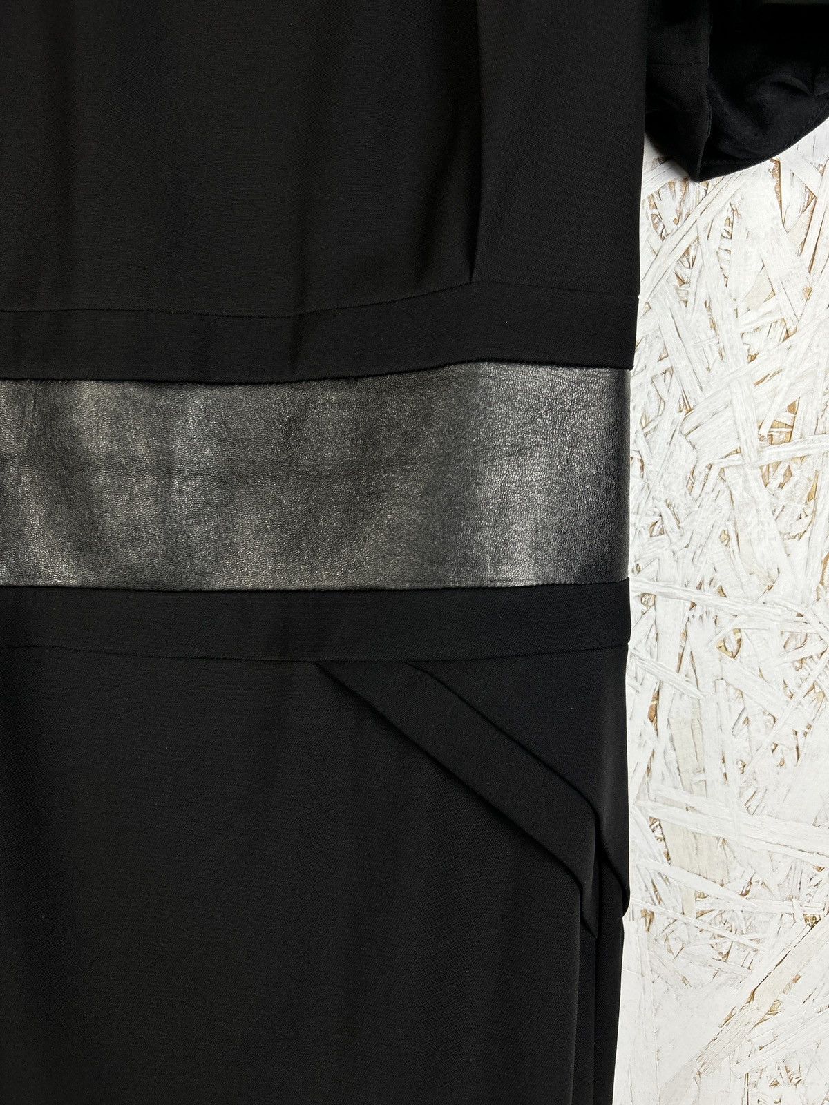 Gucci Gucci Leather Part Gorgeous Midi Dress Silk Lining Size M / US 6-8 / IT 42-44 - 2 Thumbnail