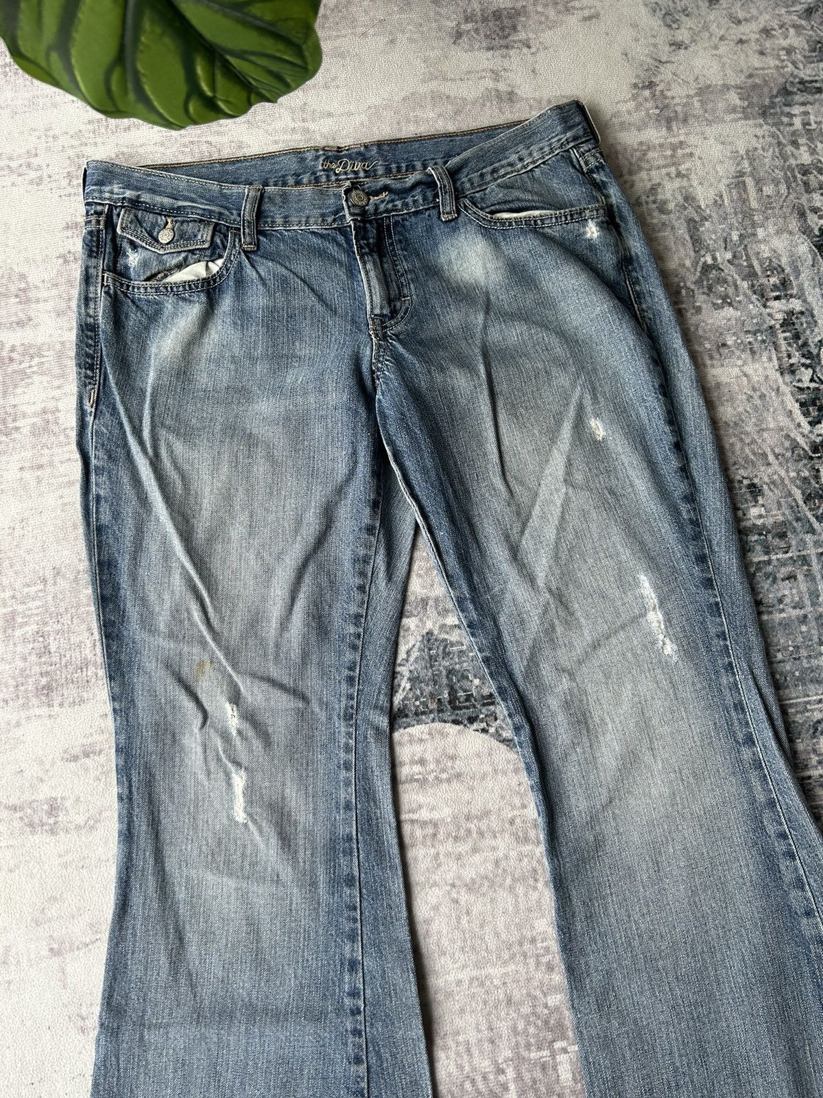 Japanese Brand The Diva Distressed Flared Jeans Size 34" / US 12 / IT 48 - 7 Thumbnail