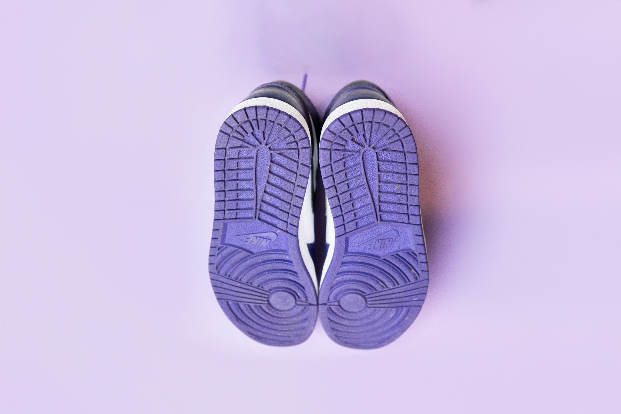 Jordan Brand Jordan 1 Retro High Court Purple White Size US 8.5 / EU 41-42 - 4 Thumbnail