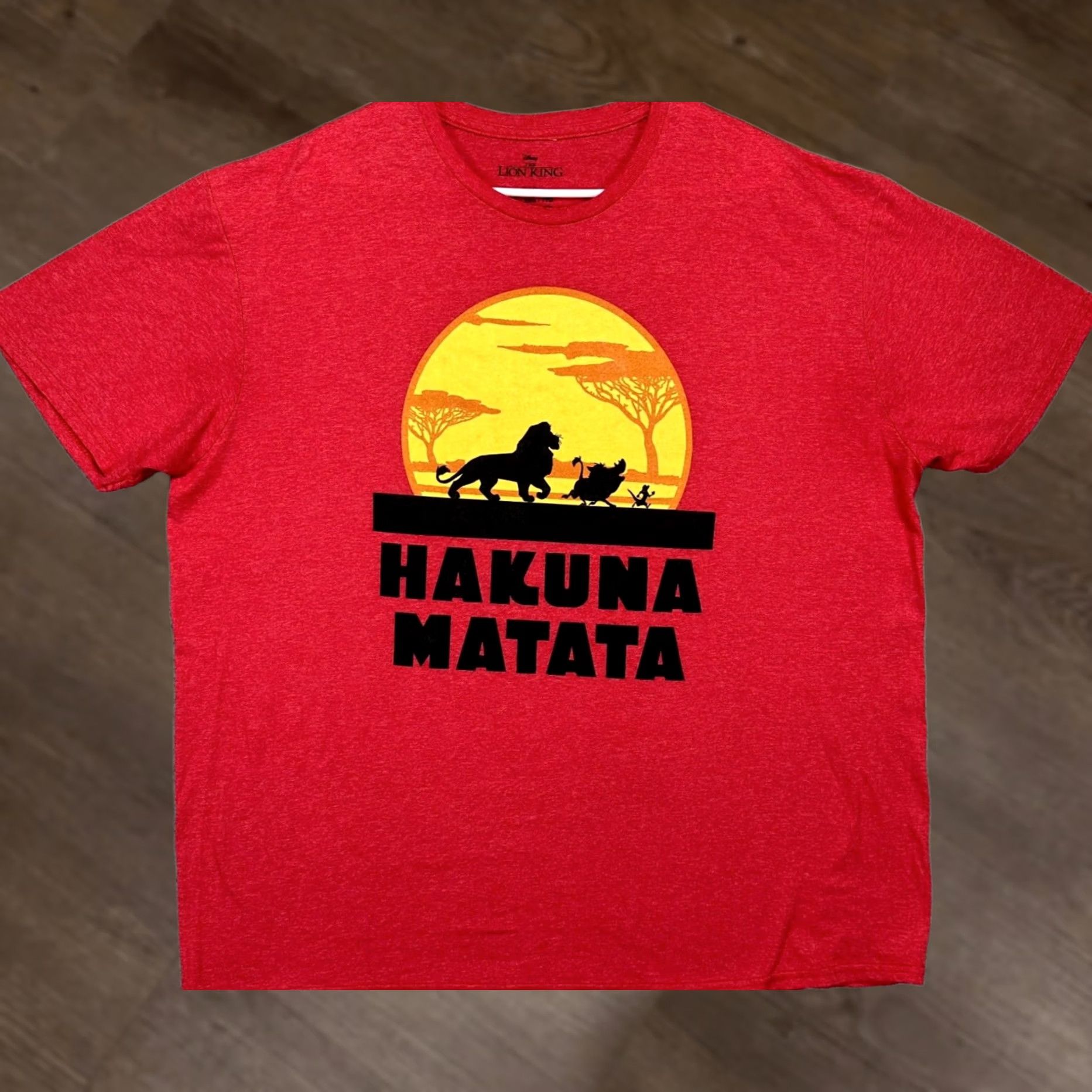 Disney Disney The Lion King Shirt Mens 2XL Red Hakuna Matata T-Shirt Short Sleeve Shirt Size US XXL / EU 58 / 5 - 1 Thumbnail