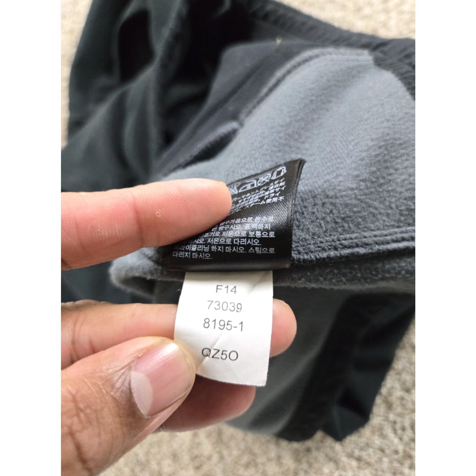 Black Diamond Black Diamond Windstopper Jacket Womens Medium Black Fleece Full Zip Hooded Size M / US 6-8 / IT 42-44 - 7 Thumbnail