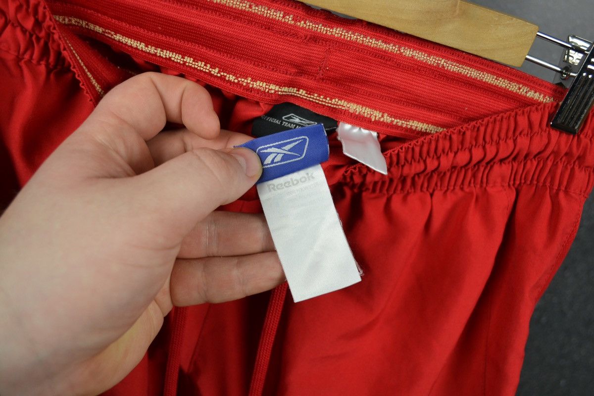 Reebok × Vintage Liverpool Home Football Shorts Reebok Vintage Size M Size US 34 / EU 50 - 9 Thumbnail
