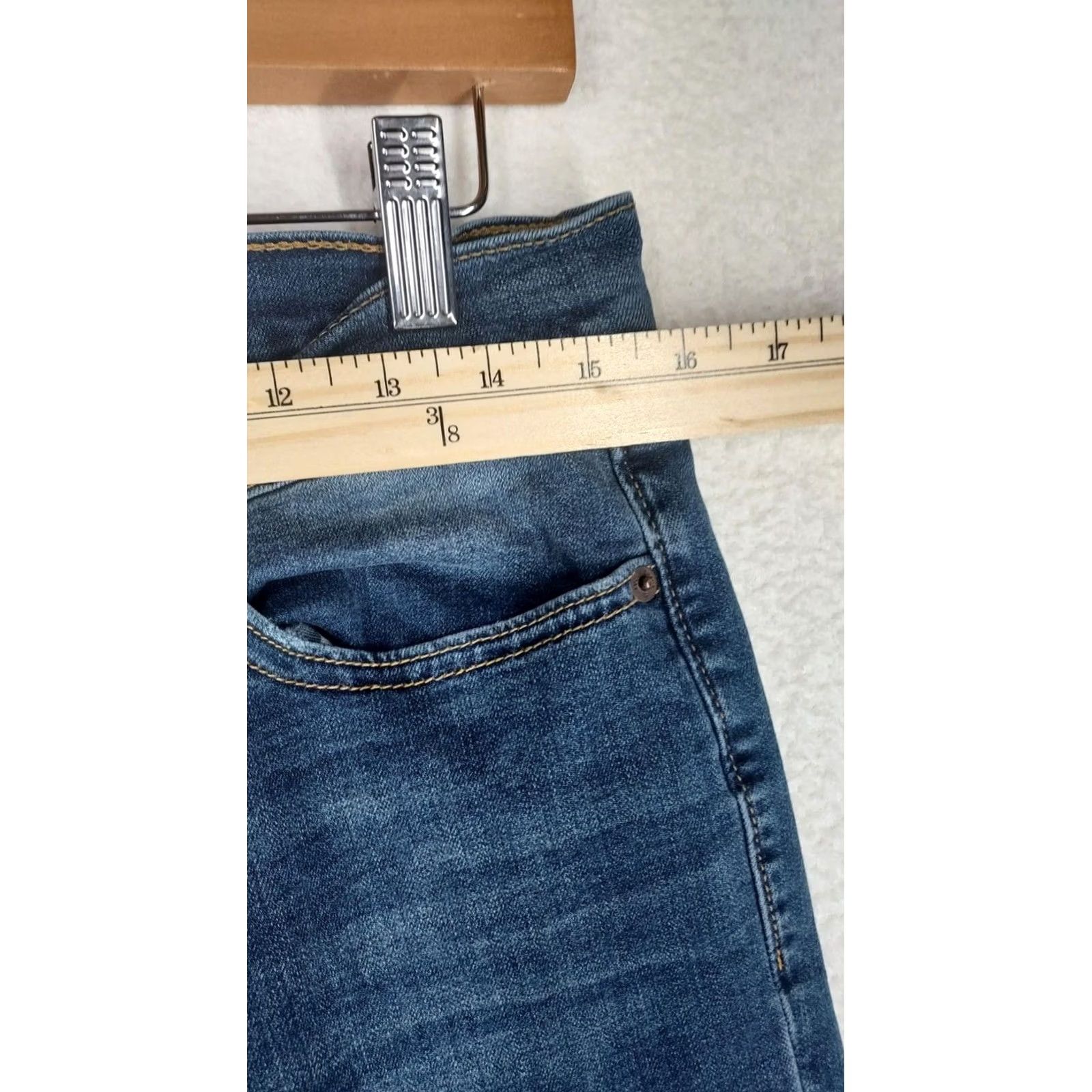 Lucky Brand Lucky Brand Charlie Skinny Jeans Women 8/29 Medium Wash Denim Blue 5-Pocket Zipper Button Stretch Regular Size 8 Size 30" / US 8 / IT 44 - 7 Thumbnail