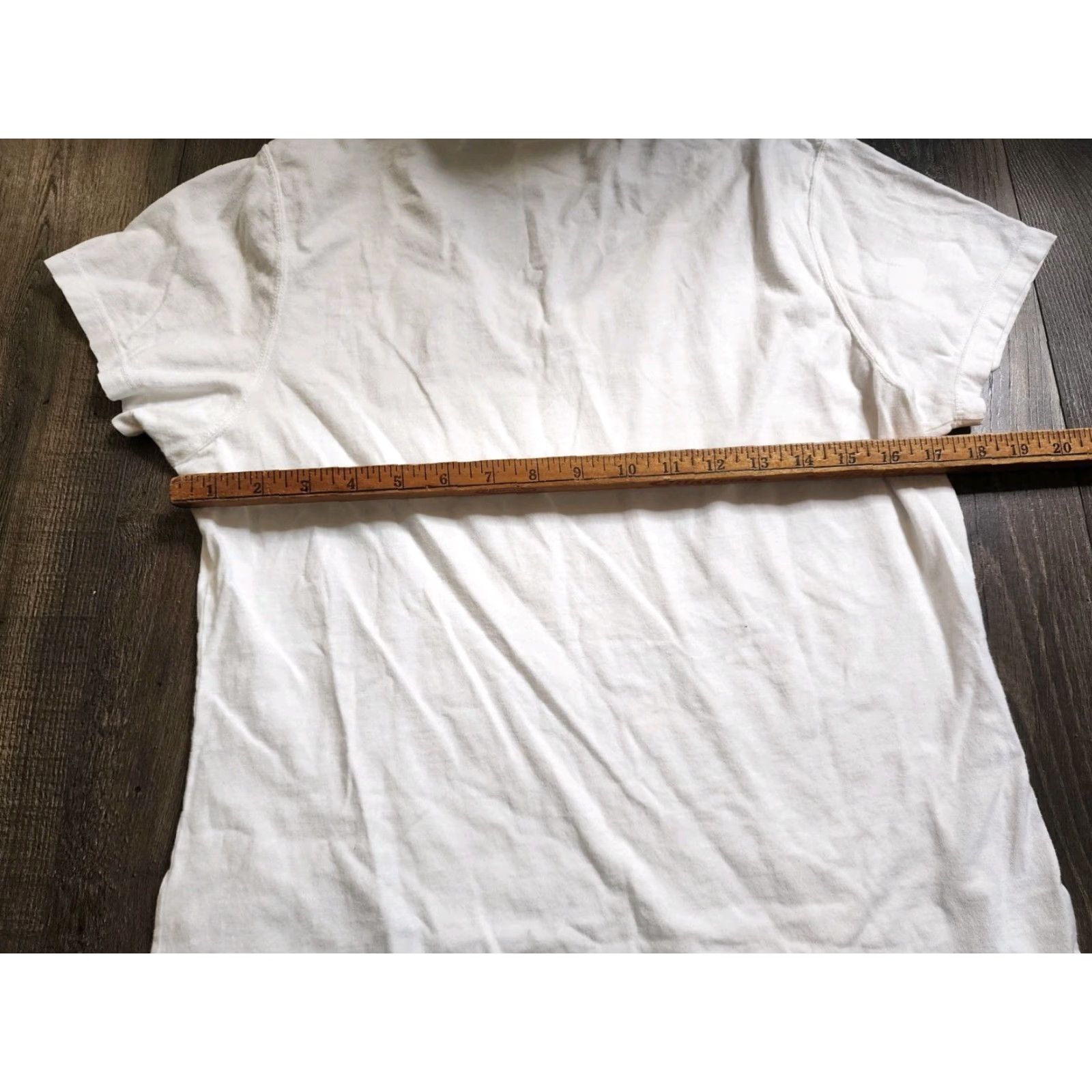 Vintage Comfort Wash Women's Travel Souvenir V-Neck T-Shirt M Beige East Hampton NY Size M / US 6-8 / IT 42-44 - 3 Thumbnail