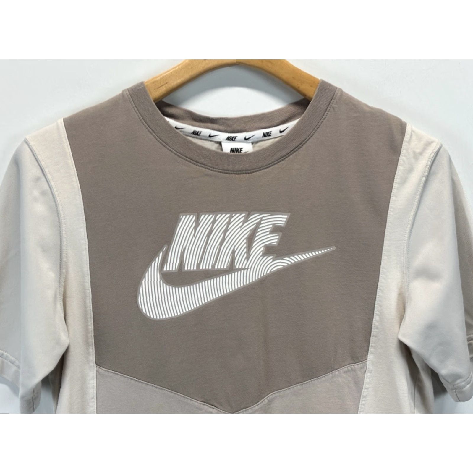 Nike Nike Sportswear Hybrid Tshirt Sz Small Men’s Neutral Colorblock Size US S / EU 44-46 / 1 - 2 Thumbnail