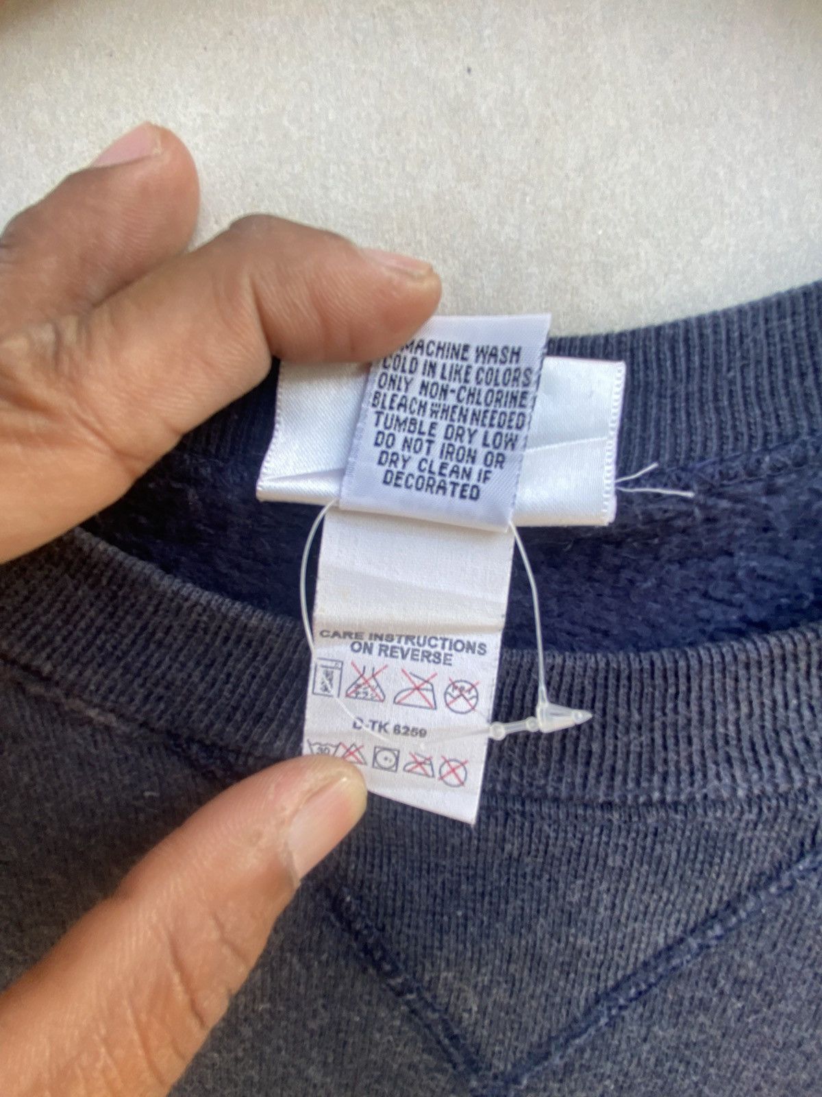 DKNY vintage 90s dkny Sunfaded sweatshirt big logo 3XL TB-01 Size US XXL / EU 58 / 5 - 5 Thumbnail