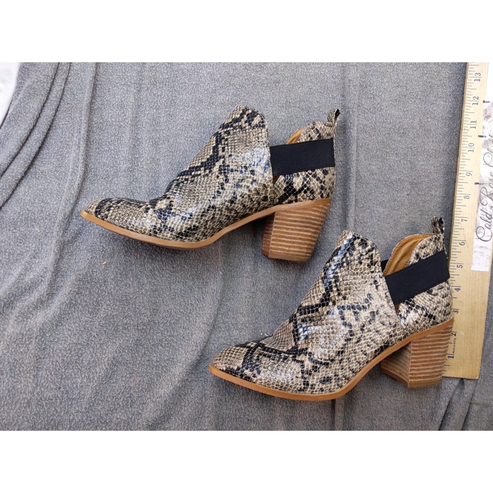 Dolce Vita Dolce Vita FIG Boots Womens Size 9.5 Beige Snake Print Ankle Block Heel Booties Size US 10 / IT 40 - 2 Thumbnail