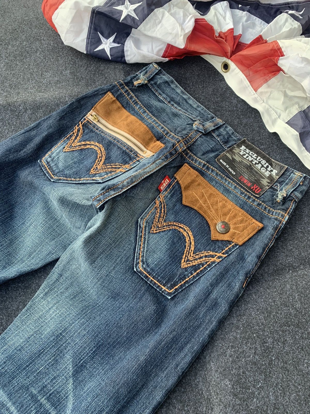 Edwin Edwin exclusive vintage leather pocket & nice faded blue. Size US 30 / EU 46 - 9 Thumbnail
