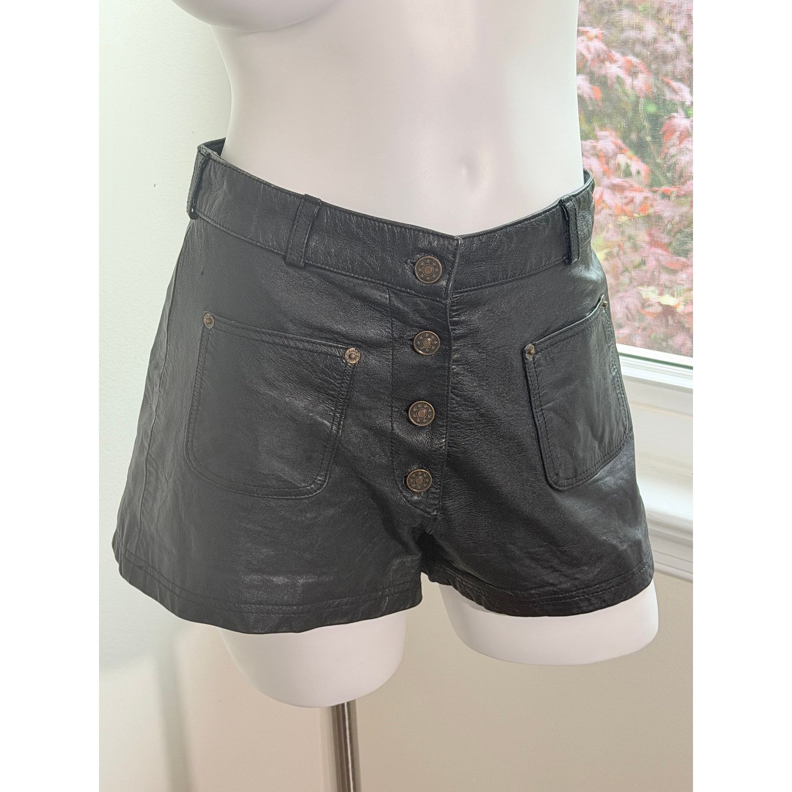 Other Vintage leather black shorts leather king small 26W grunge Size 26" / US 2 / IT 38 - 14 Thumbnail