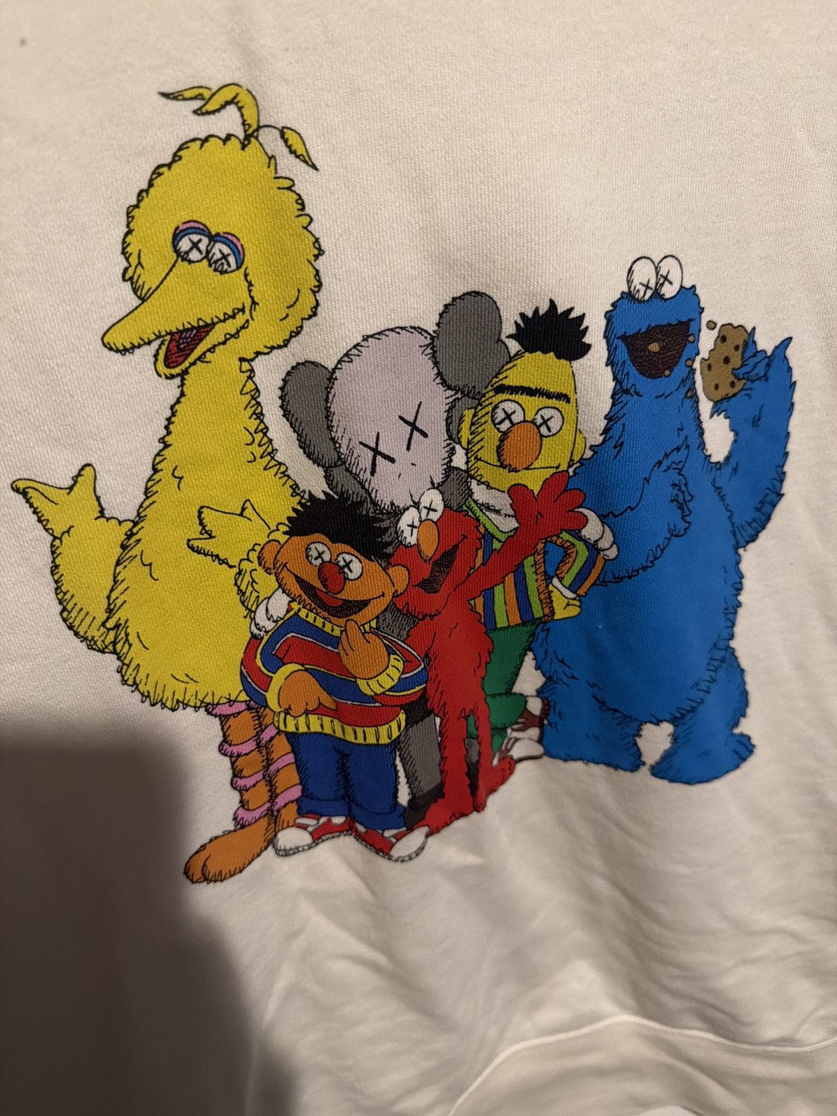Kaws × Uniqlo Uniqlo X Kaws X Sesame Street Crew Size US M / EU 48-50 / 2 - 2 Thumbnail