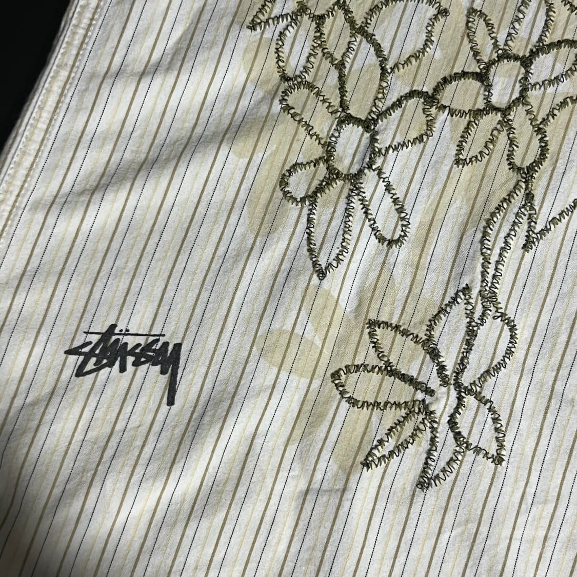 Stussy Stussy Authentic embroidery Flower Stripe Shirt Size US L / EU 52-54 / 3 - 9 Thumbnail