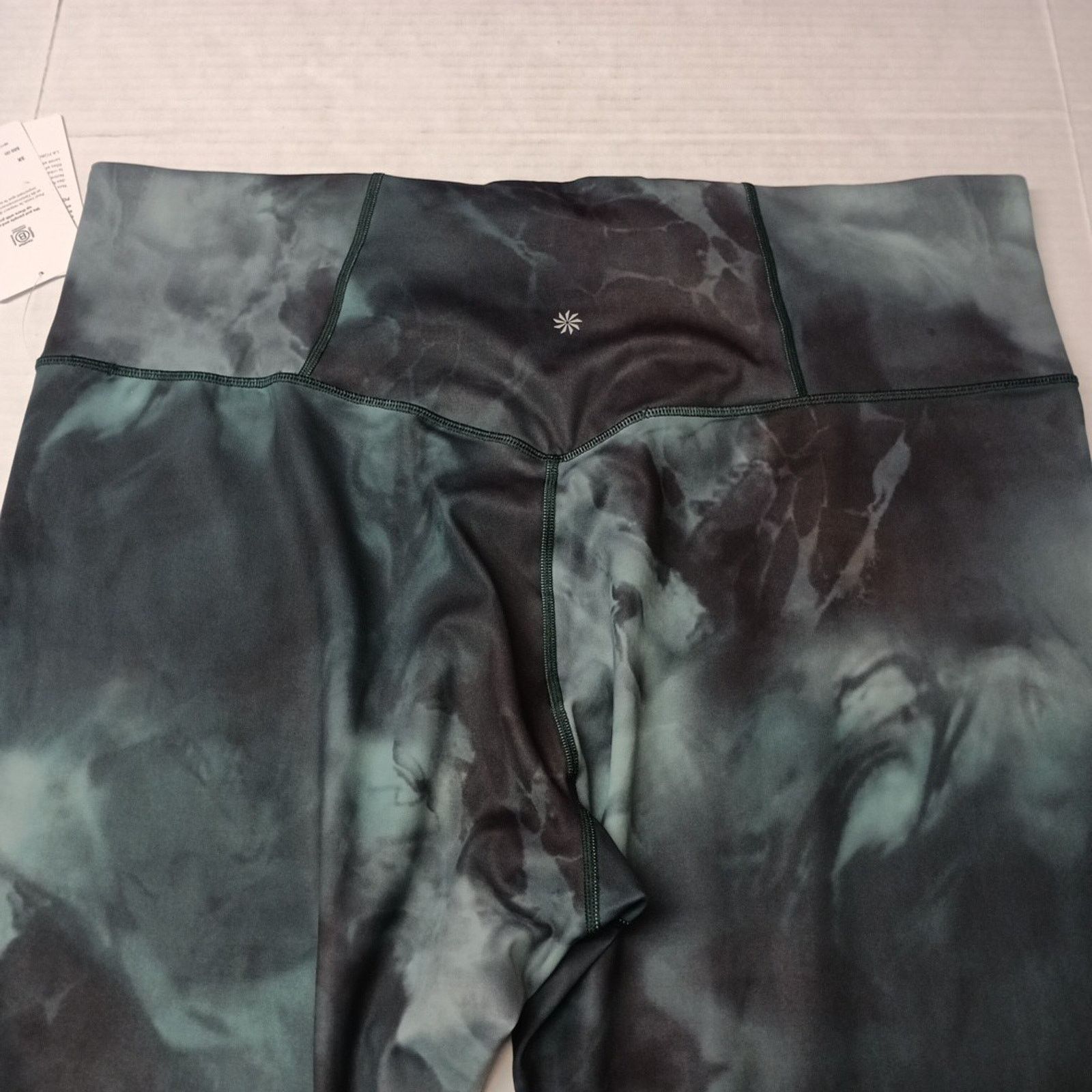 Athleta Athleta High Rise Elation Printed Leggings Womens 3X Workout Size 42" / US 20 - 9 Thumbnail