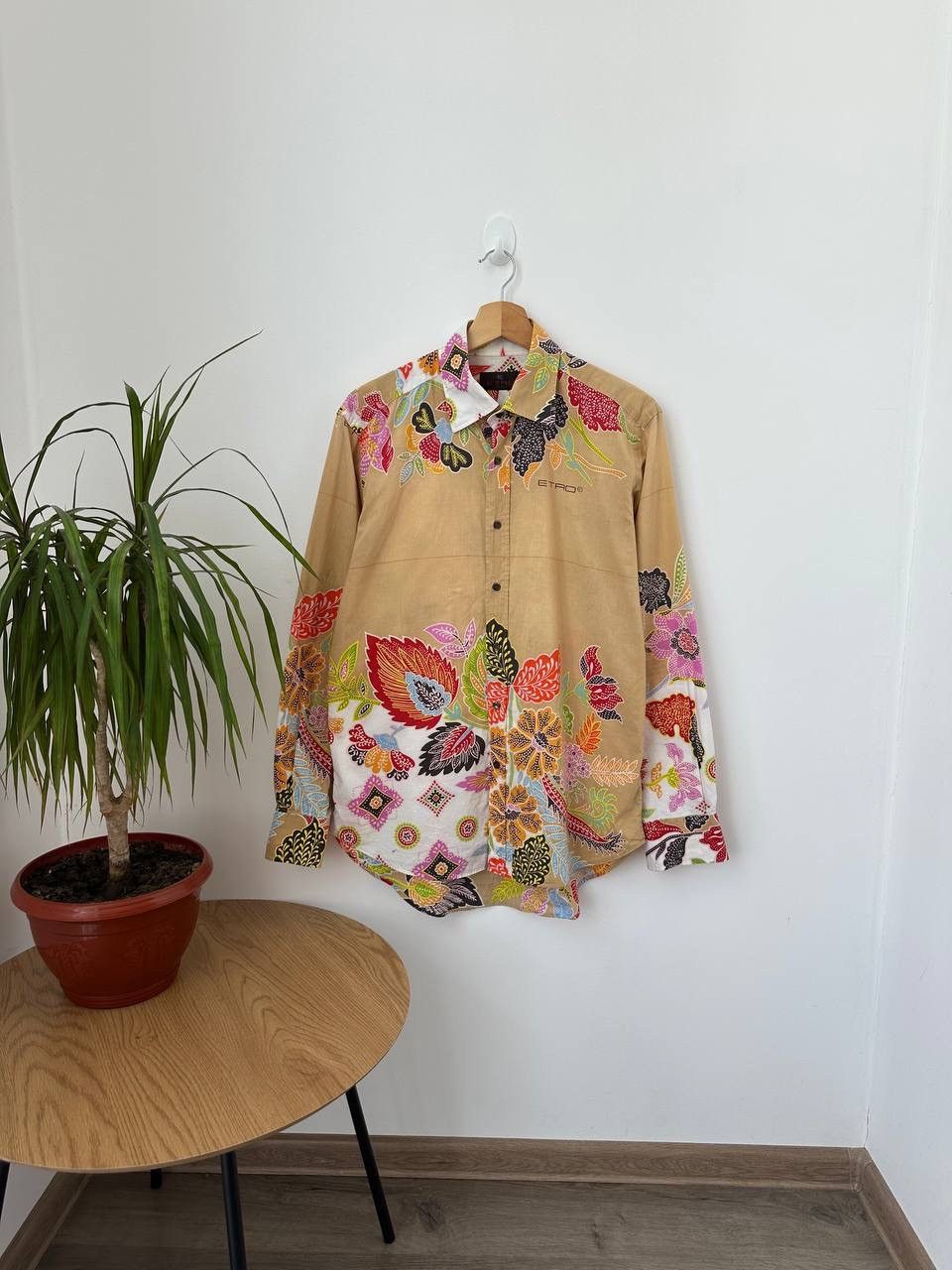 Etro × Vintage Vintage Etro Flowers Beige Womens Shirt Size L / US 10 / IT 46 - 1 Thumbnail