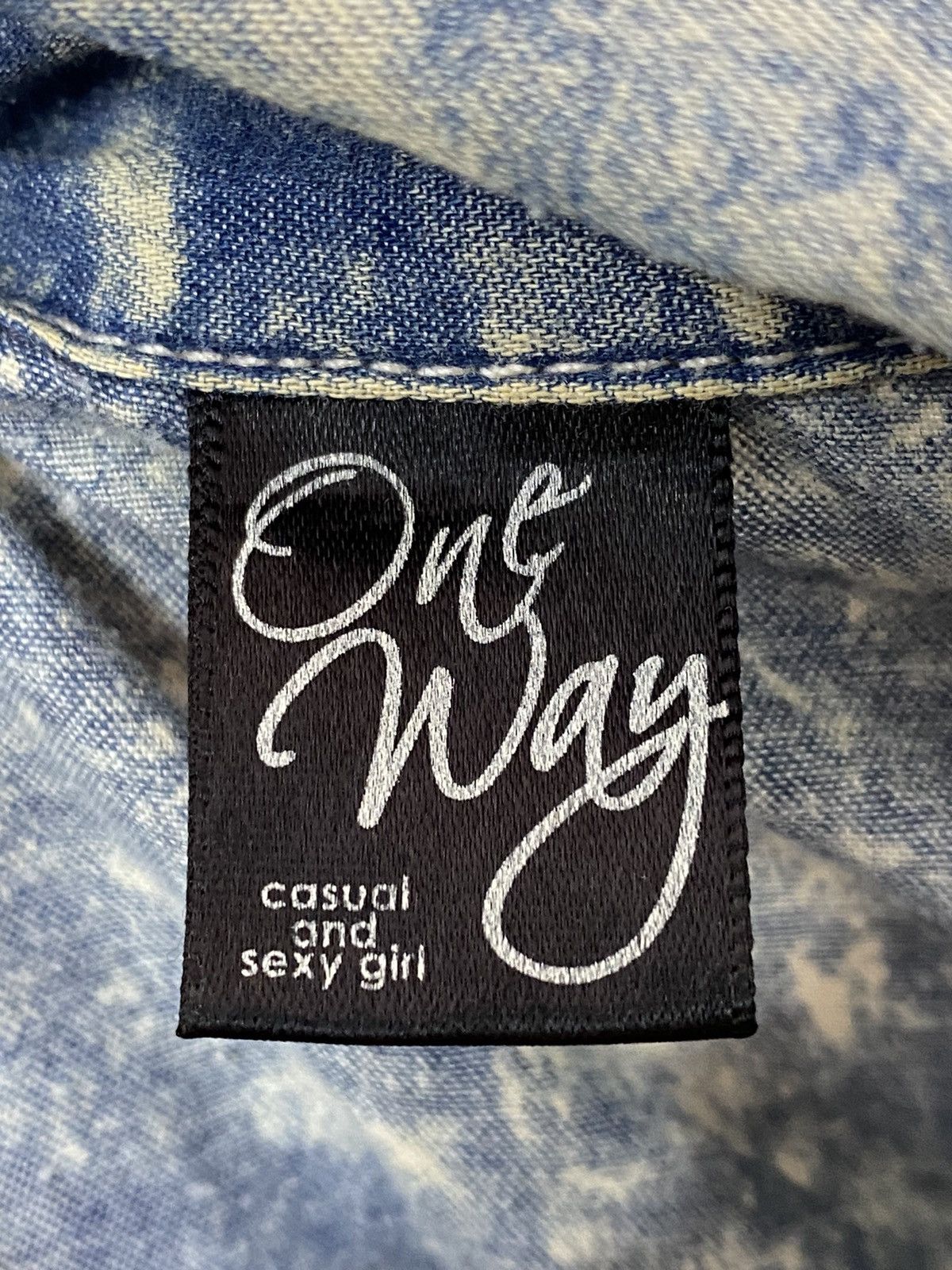 Japanese Brand × Vintage One Way Distress Denim Shirt Size US S / EU 44-46 / 1 - 11 Thumbnail