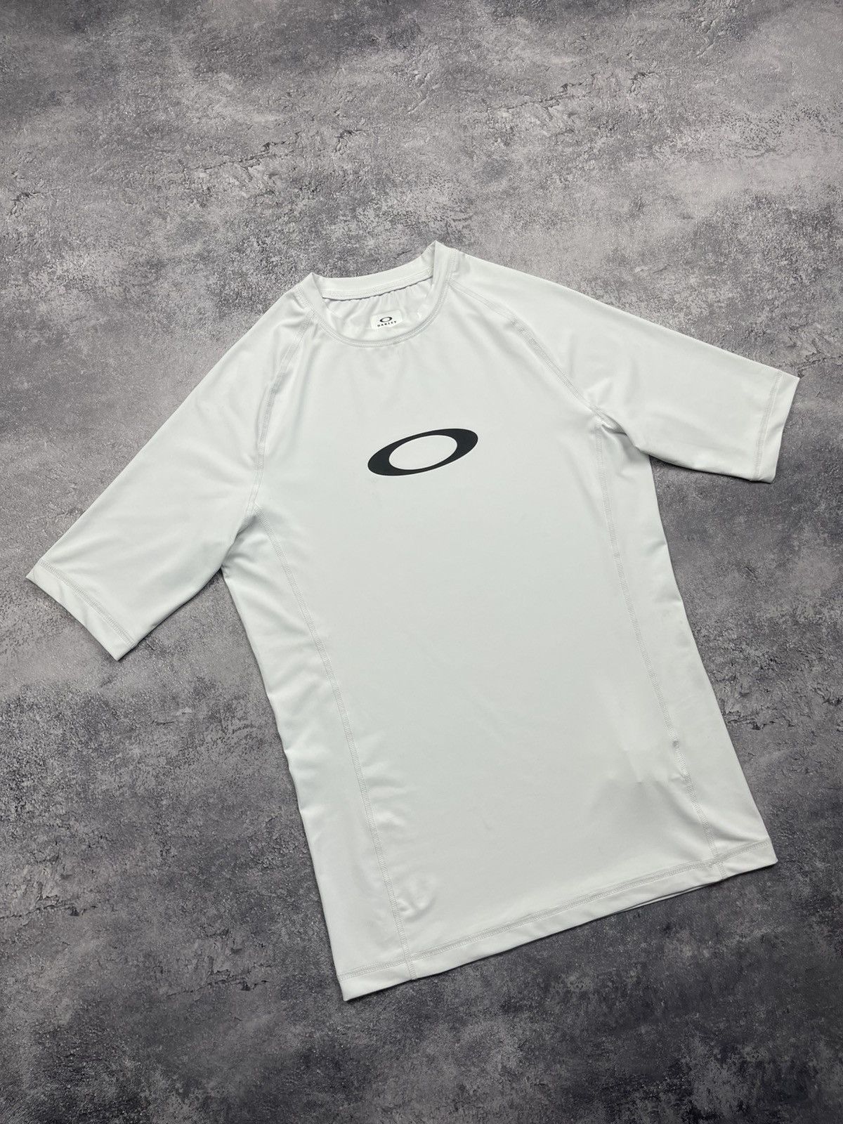 Oakley Oakley Hydrolix Big Center Logo Thermo T-Shirt White Tee Y2K Size US M / EU 48-50 / 2 - 3 Thumbnail