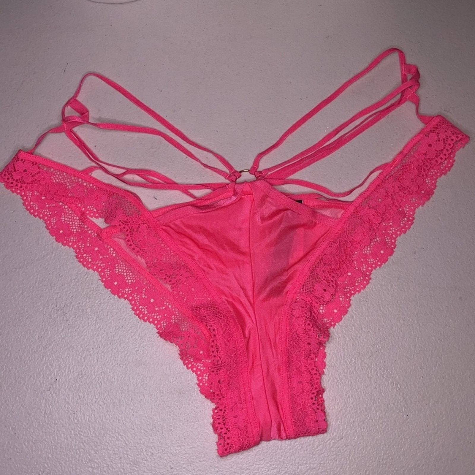 Victoria's Secret Victorias Secret Panties VS Cheeky panty Neon Pink Size ONE SIZE - 9 Thumbnail