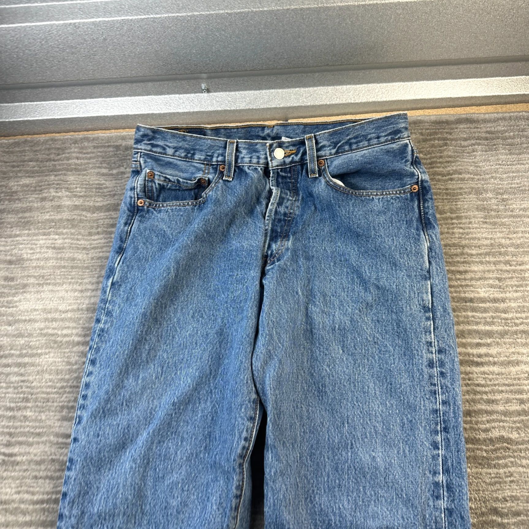 Levi's VINTAGE Levi's 501 Jeans Mens 33x34 Blue Denim Straight 90s Vintage Jeans** Size US 33 - 3 Thumbnail