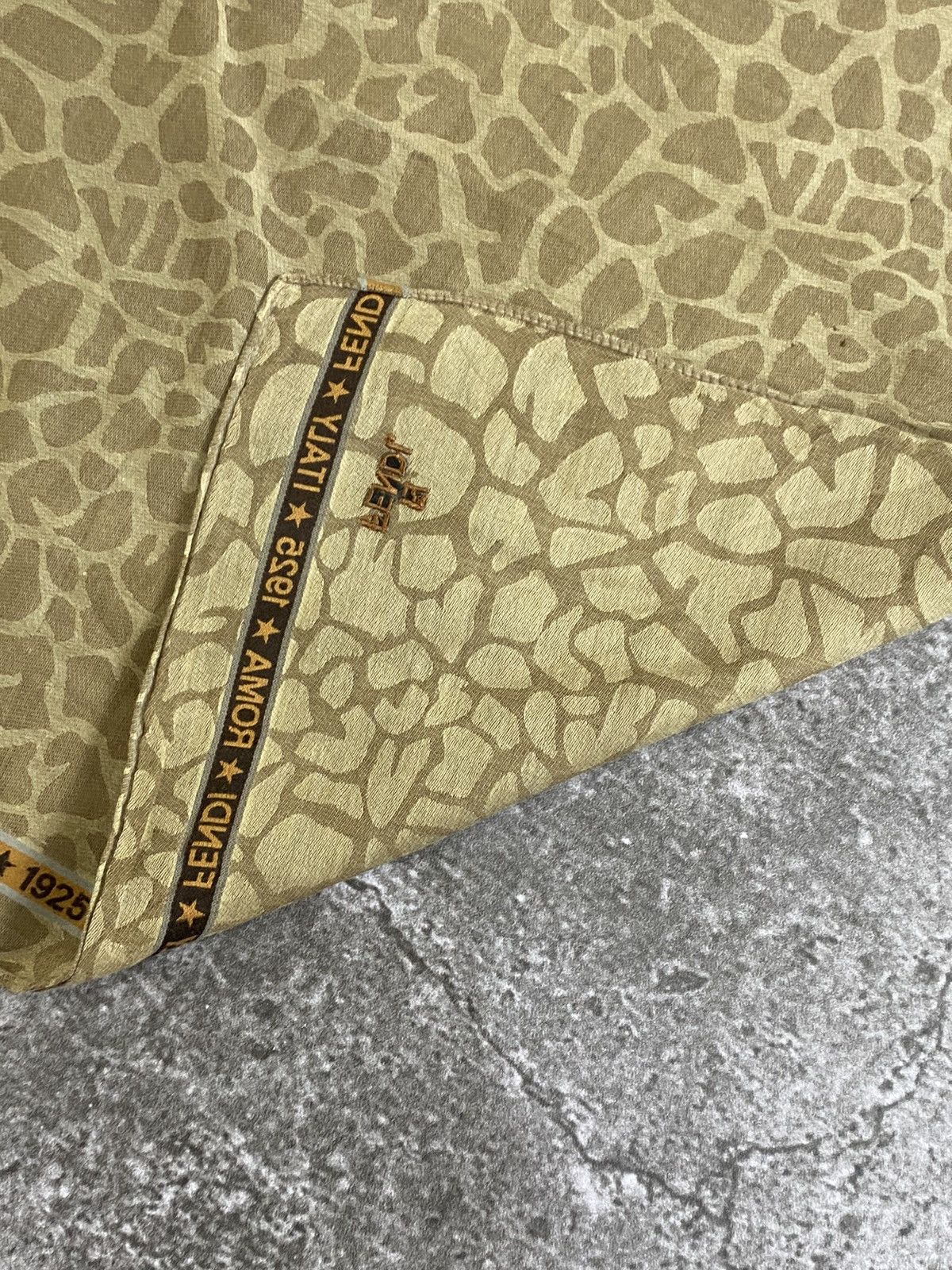 Fendi Fendi Handkerchief / Bandana / Neckerchief Size ONE SIZE - 8 Thumbnail