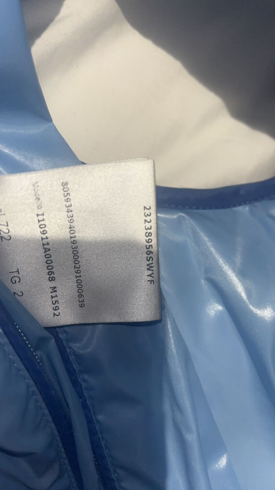 Moncler Moncler argot pre owned super clean medium size 2 Size US L / EU 52-54 / 3 - 6 Thumbnail