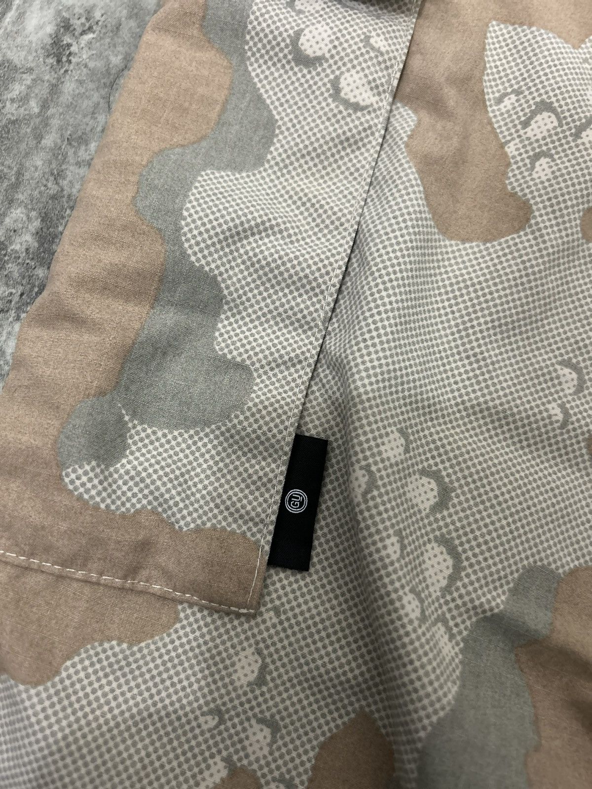 GU × Undercover Undercover x GU Military Camouflage Cargo Pans Size US 30 / EU 46 - 10 Thumbnail