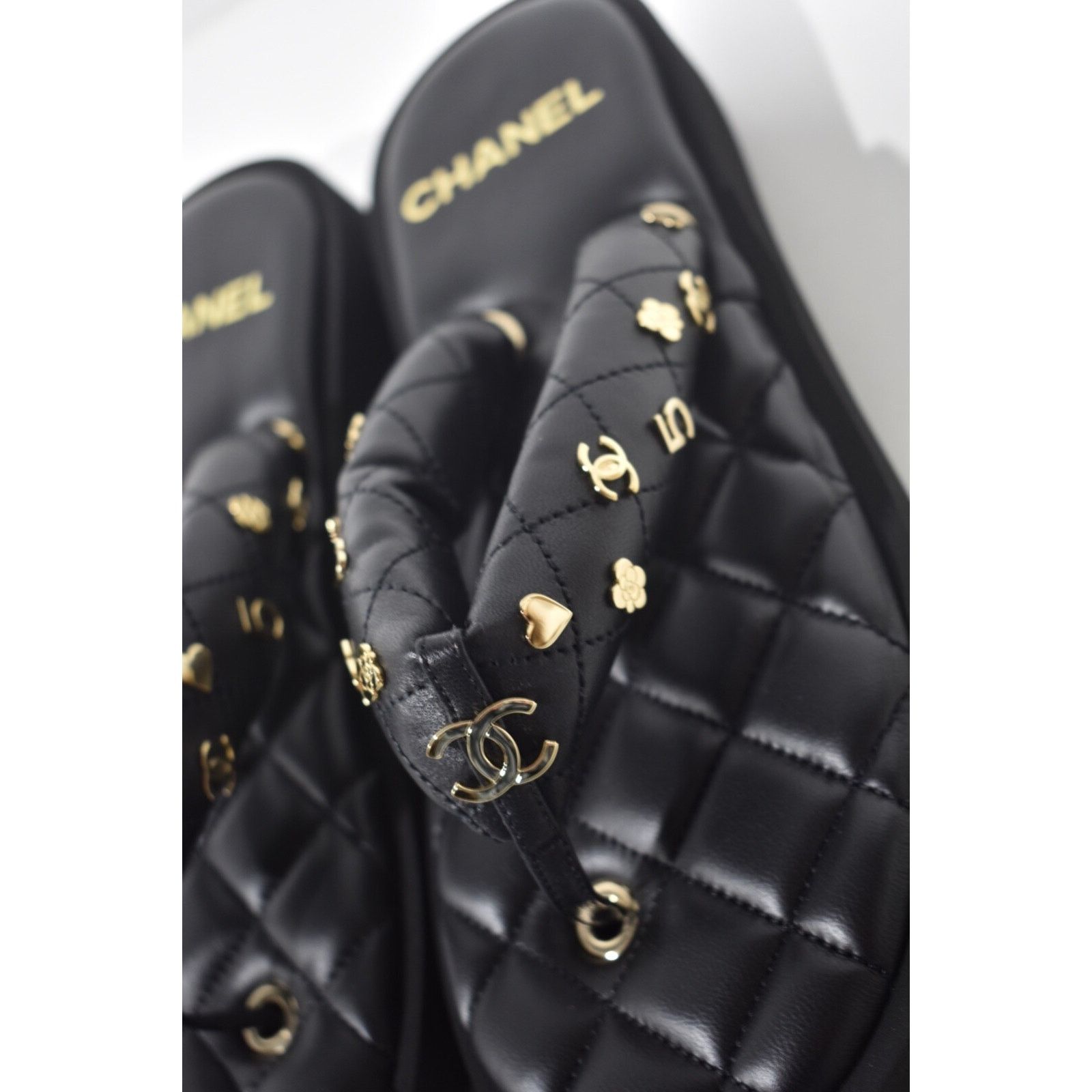 Chanel Chanel 23P Black Quilted Charms Padded Pool Thong Logo Size US 8 / IT 38 - 8 Thumbnail