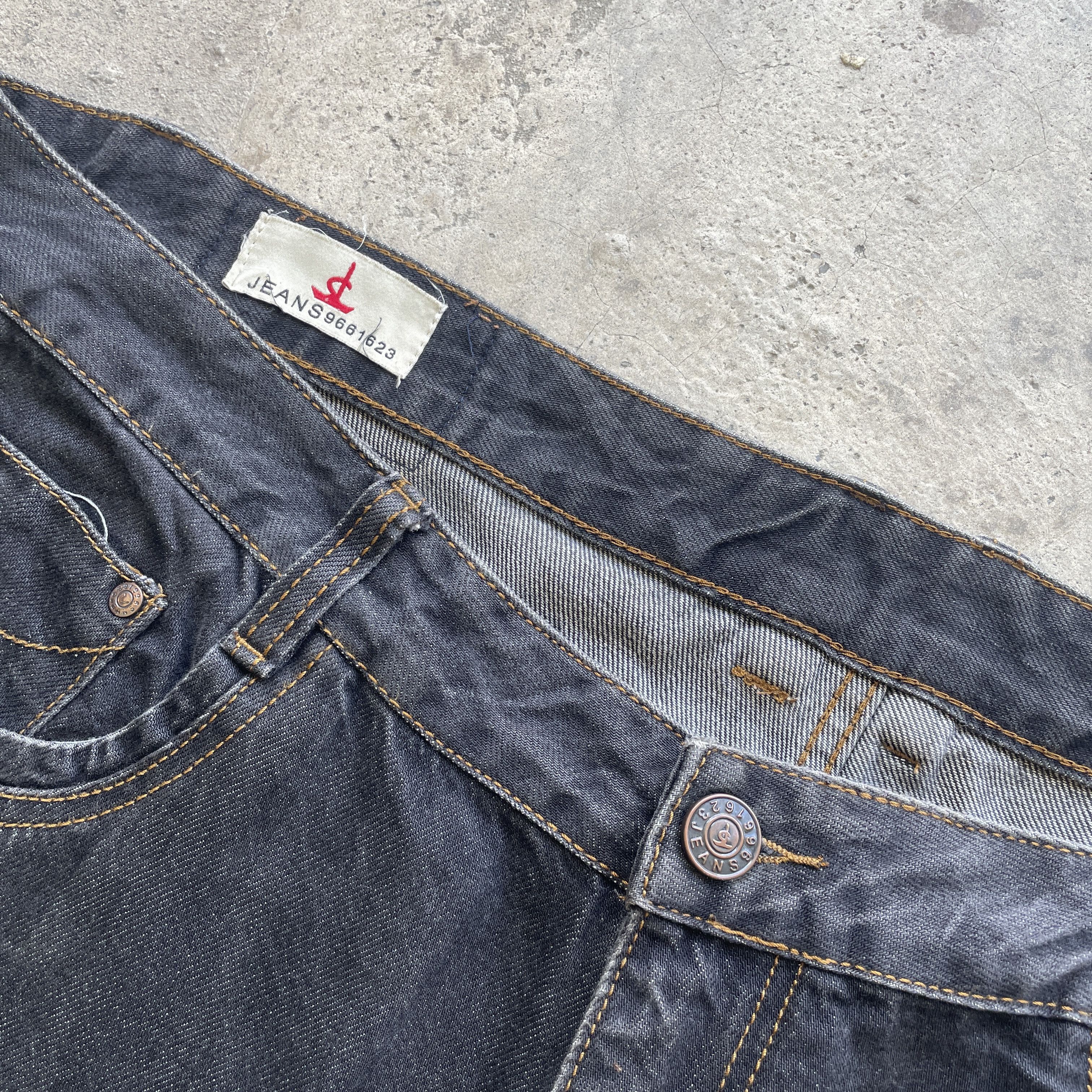Japanese Brand VINTAGE JAPANESE JEANS BLACK FADED DENIM PANTS W42 Size US 42 / EU 58 - 6 Thumbnail
